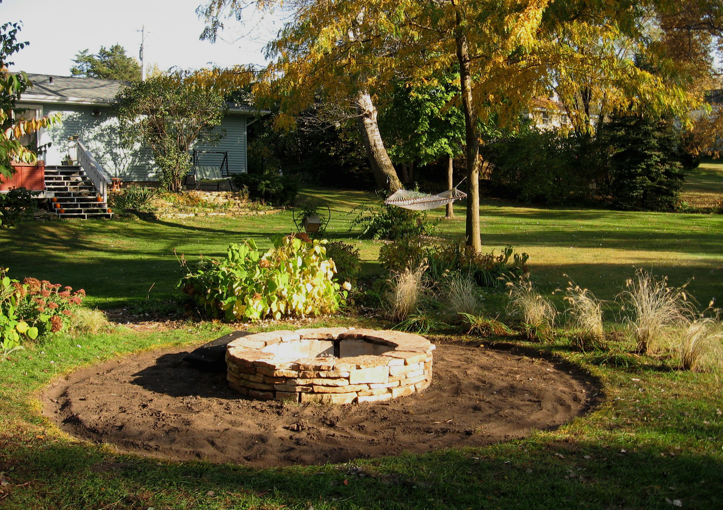 DIY: Как сделать место для костра на даче своими руками