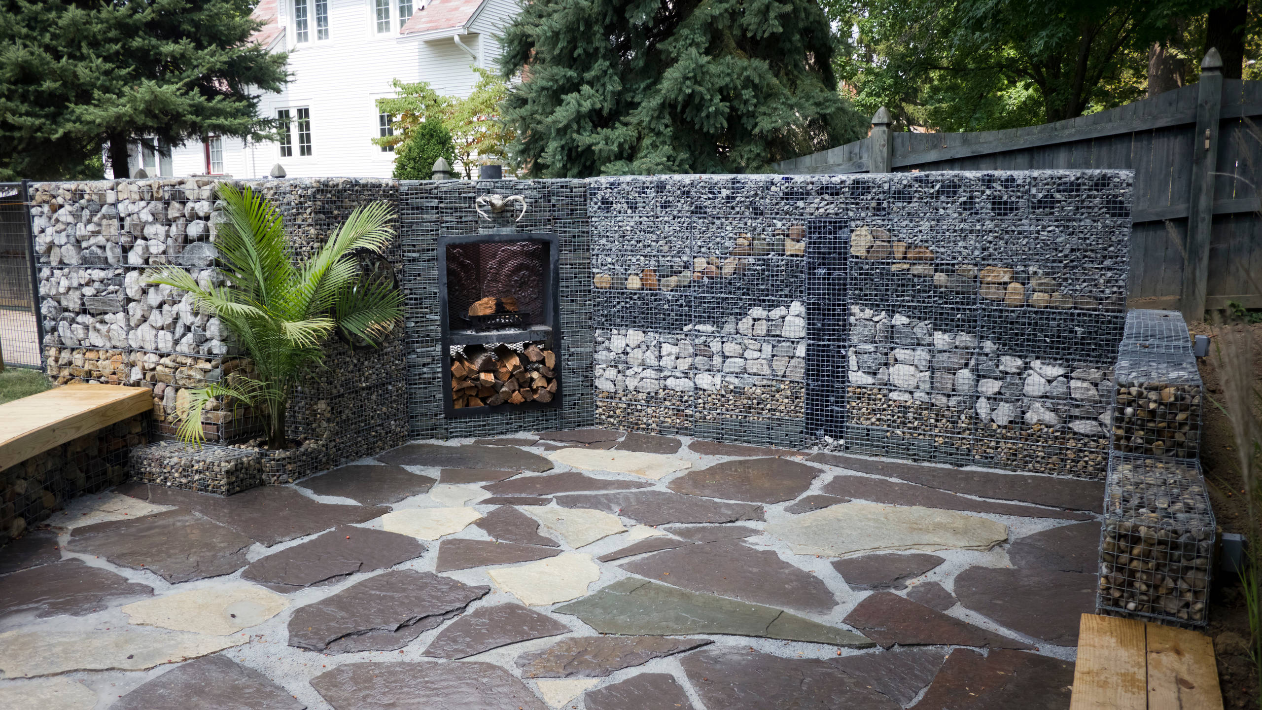 Зачем вам: Цветное стекло в саду