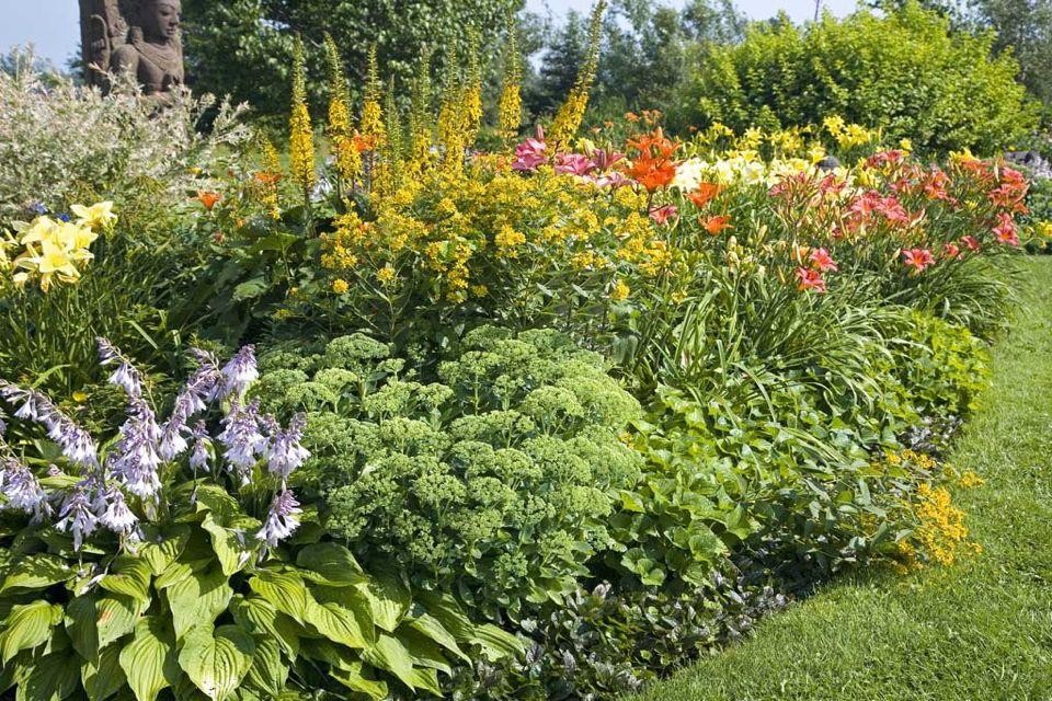 Как правильно: Сделать объемный цветник