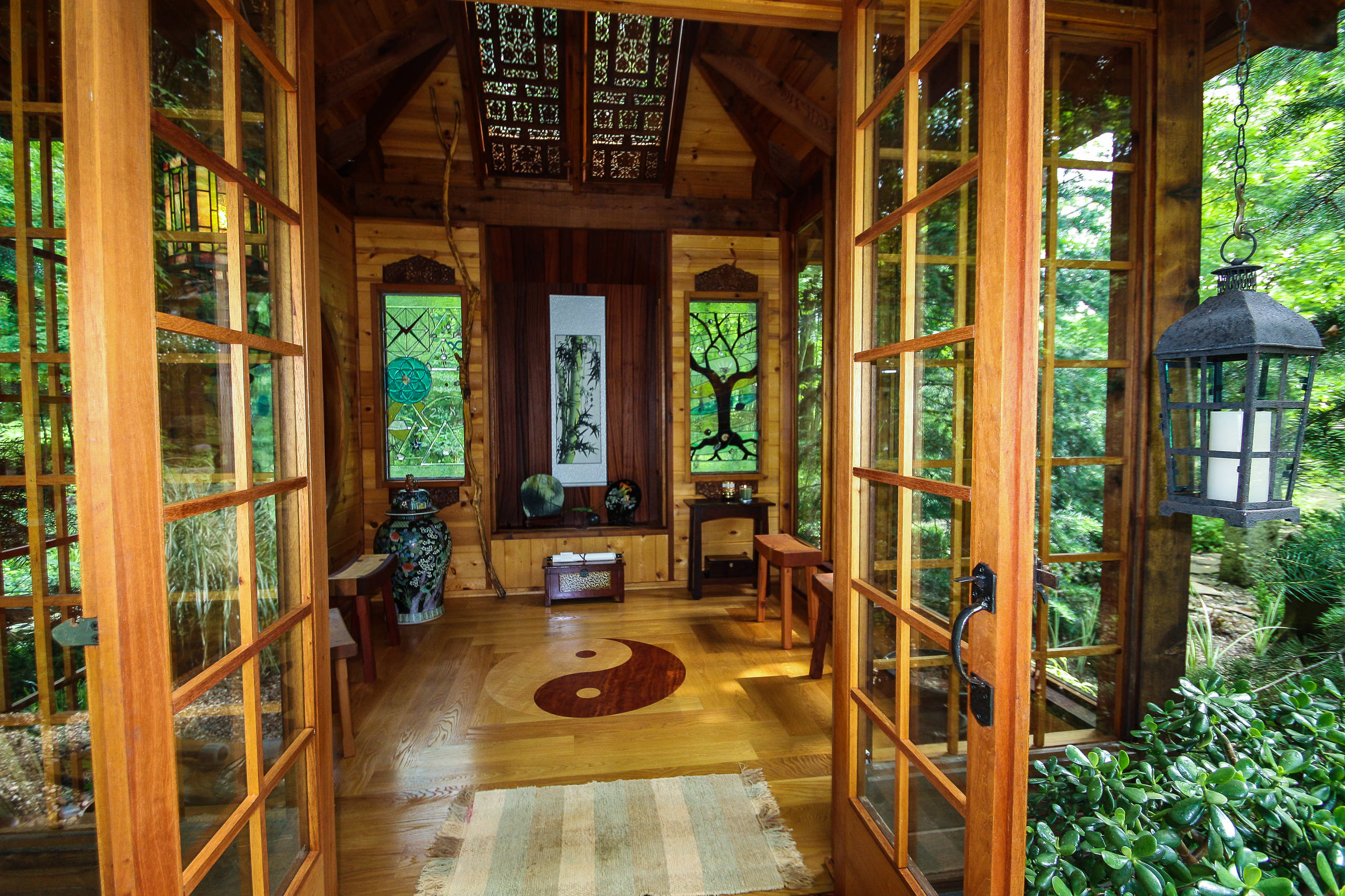 14 идей для необычных садовых построек