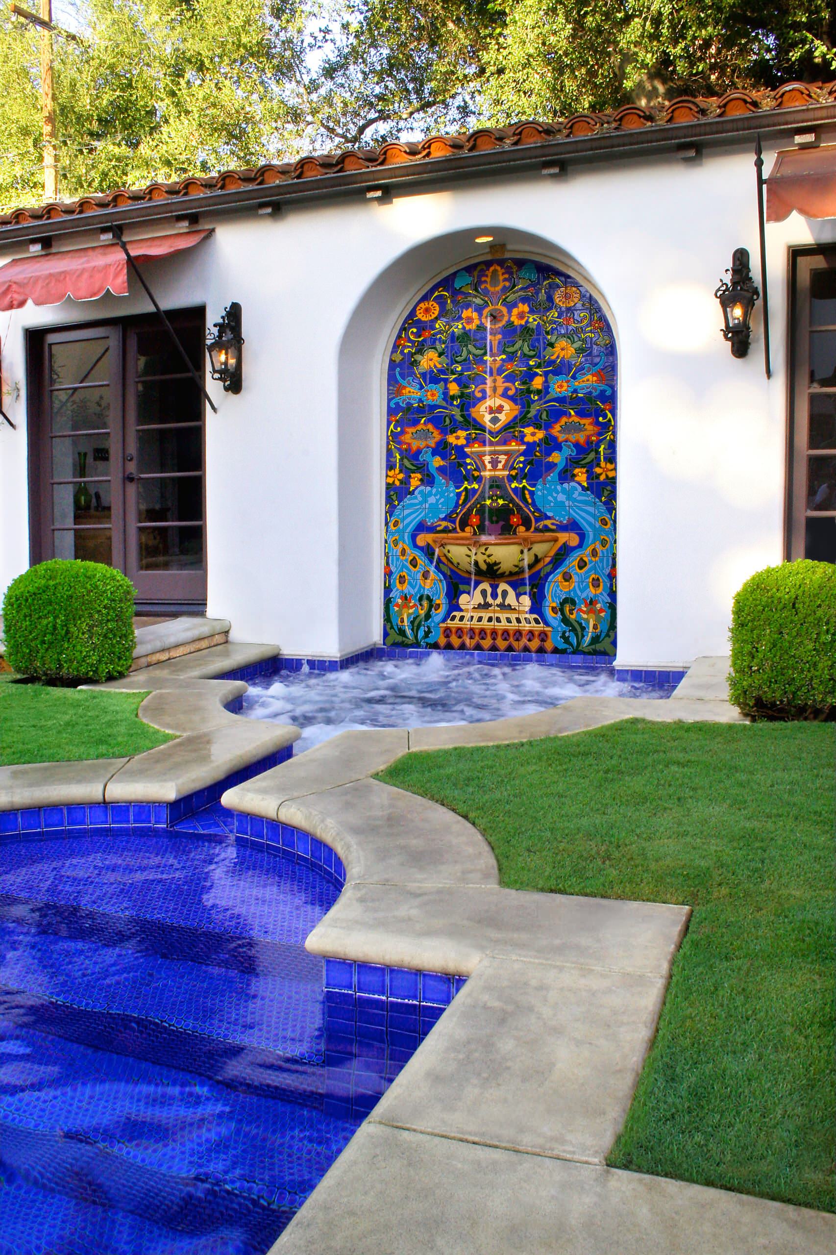 Живая вода: Как выбрать и где разместить фонтан на участке