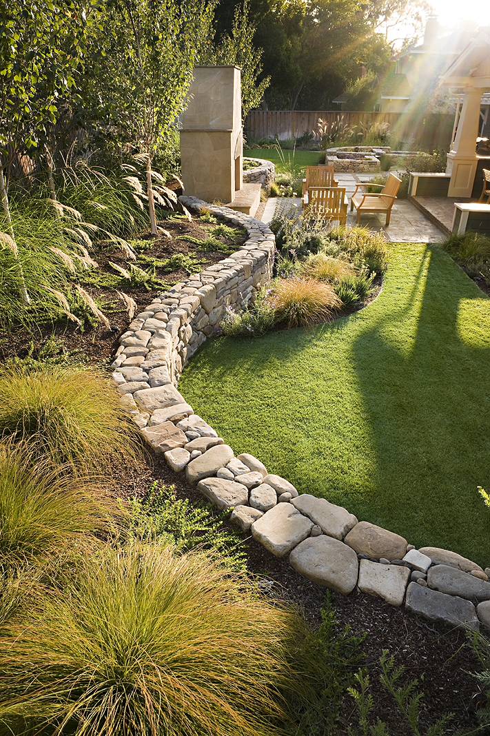 На краю цвета: Из чего сделать бордюры для клумбы