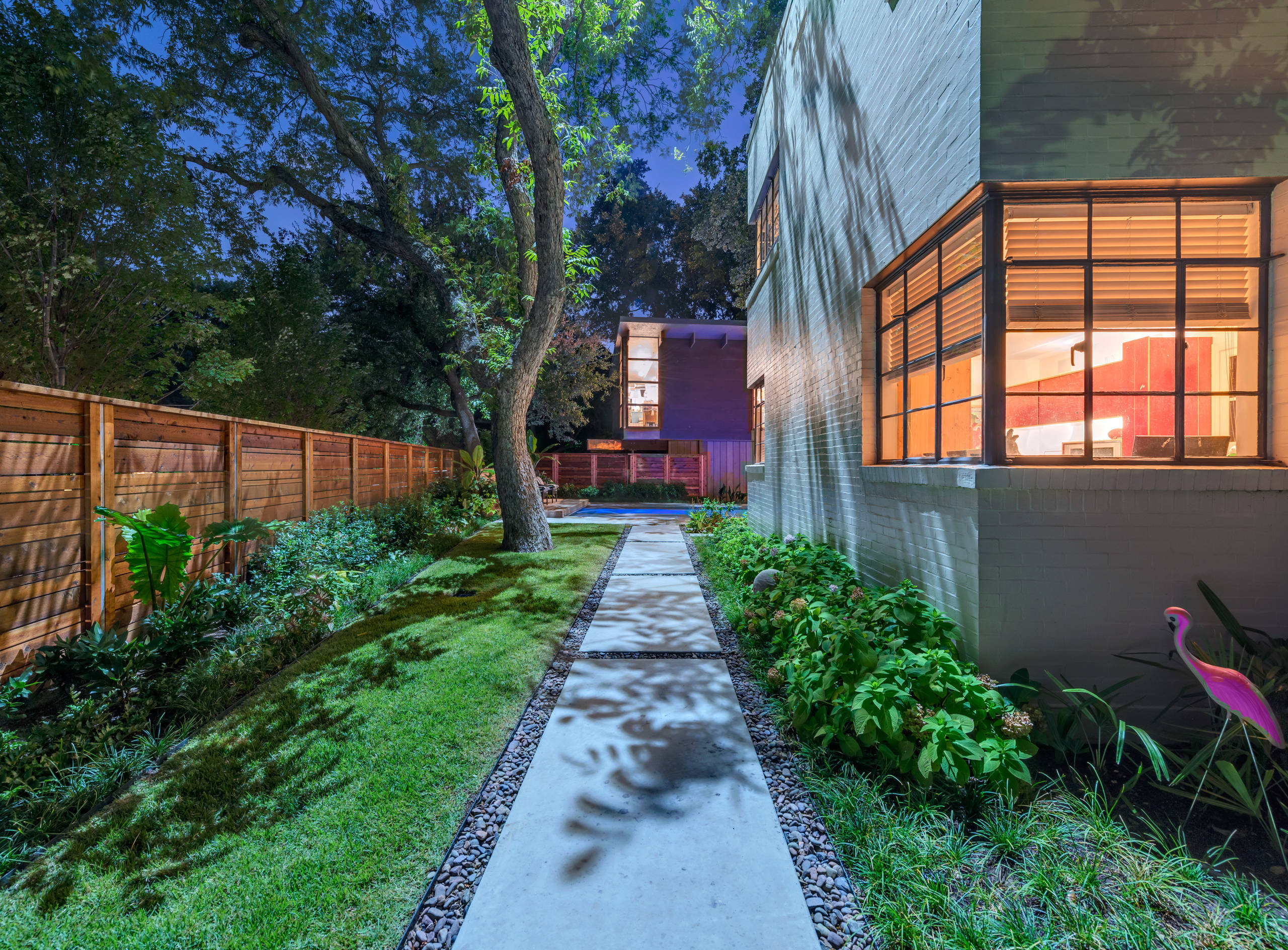 Дизайн узкого участка: Что учесть при планировке сада и дачи