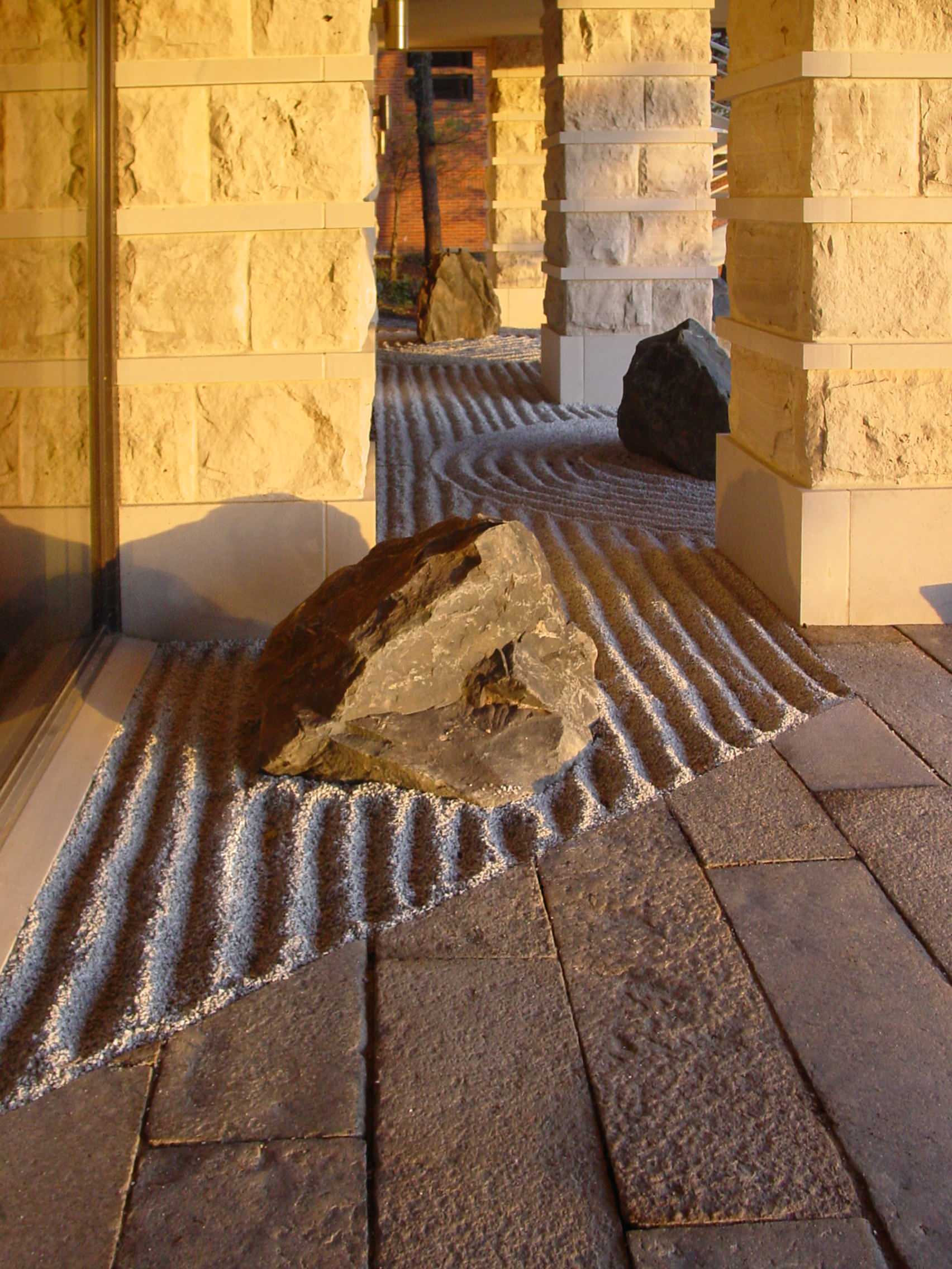 «Каменный цветок»: Как обустроить сухой сад камней