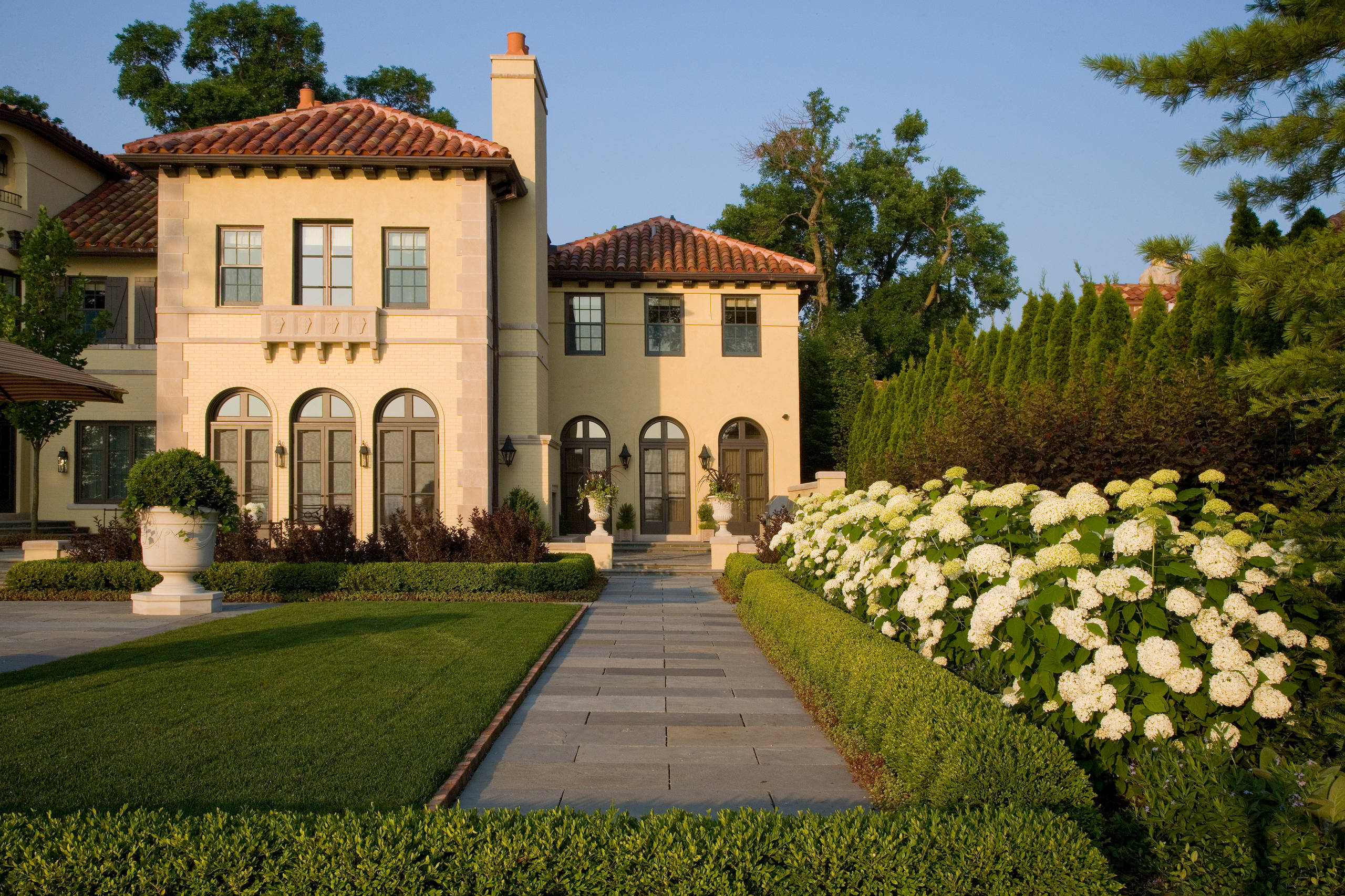 Цветник на участке: Вопросы, на которые вам нужно знать ответы