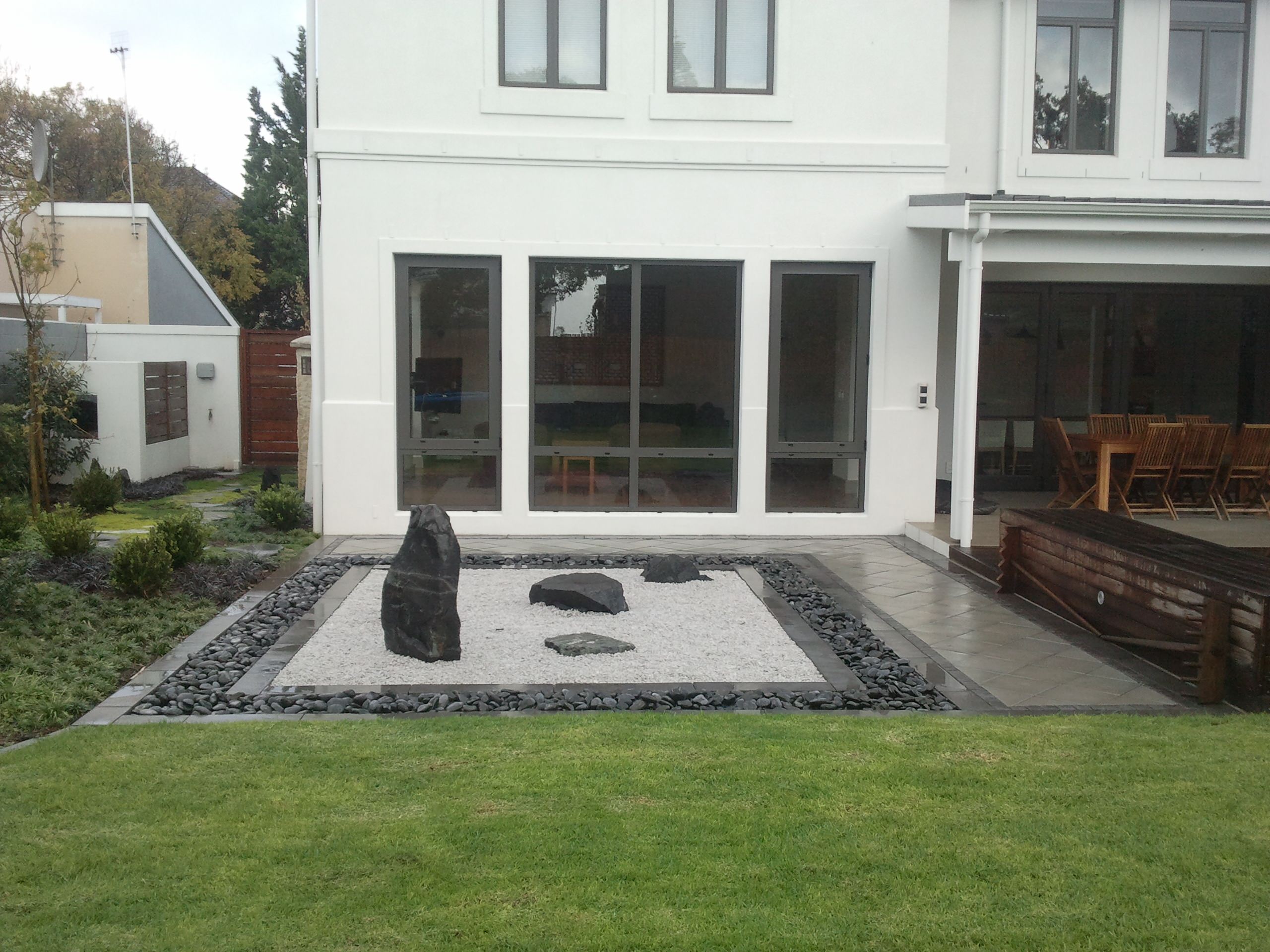 «Каменный цветок»: Как обустроить сухой сад камней