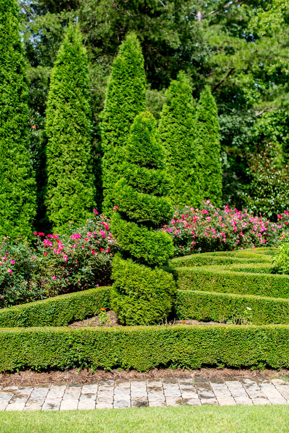 Сделайте это по-французски: Регулярный сад на маленьком участке