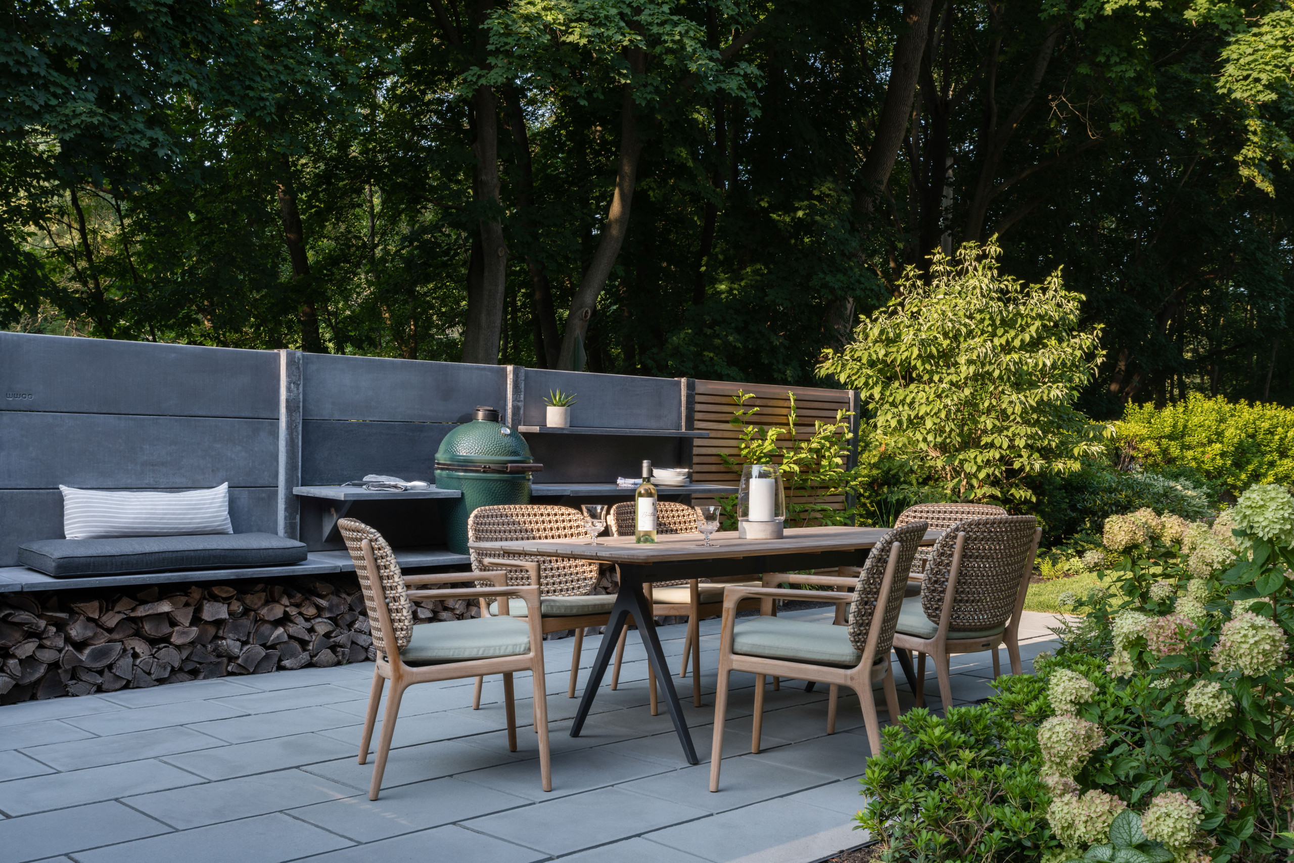 До и после: 3 двора, где после переделки появилась летняя кухня