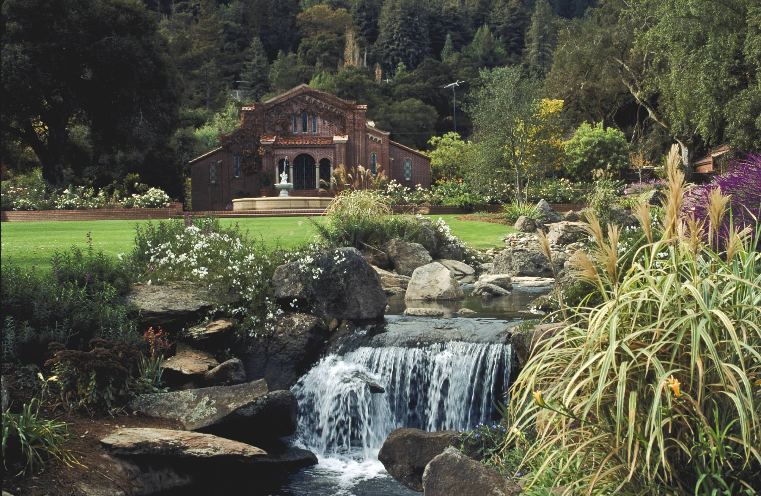 Водопады и каскады: Очарование падающей воды