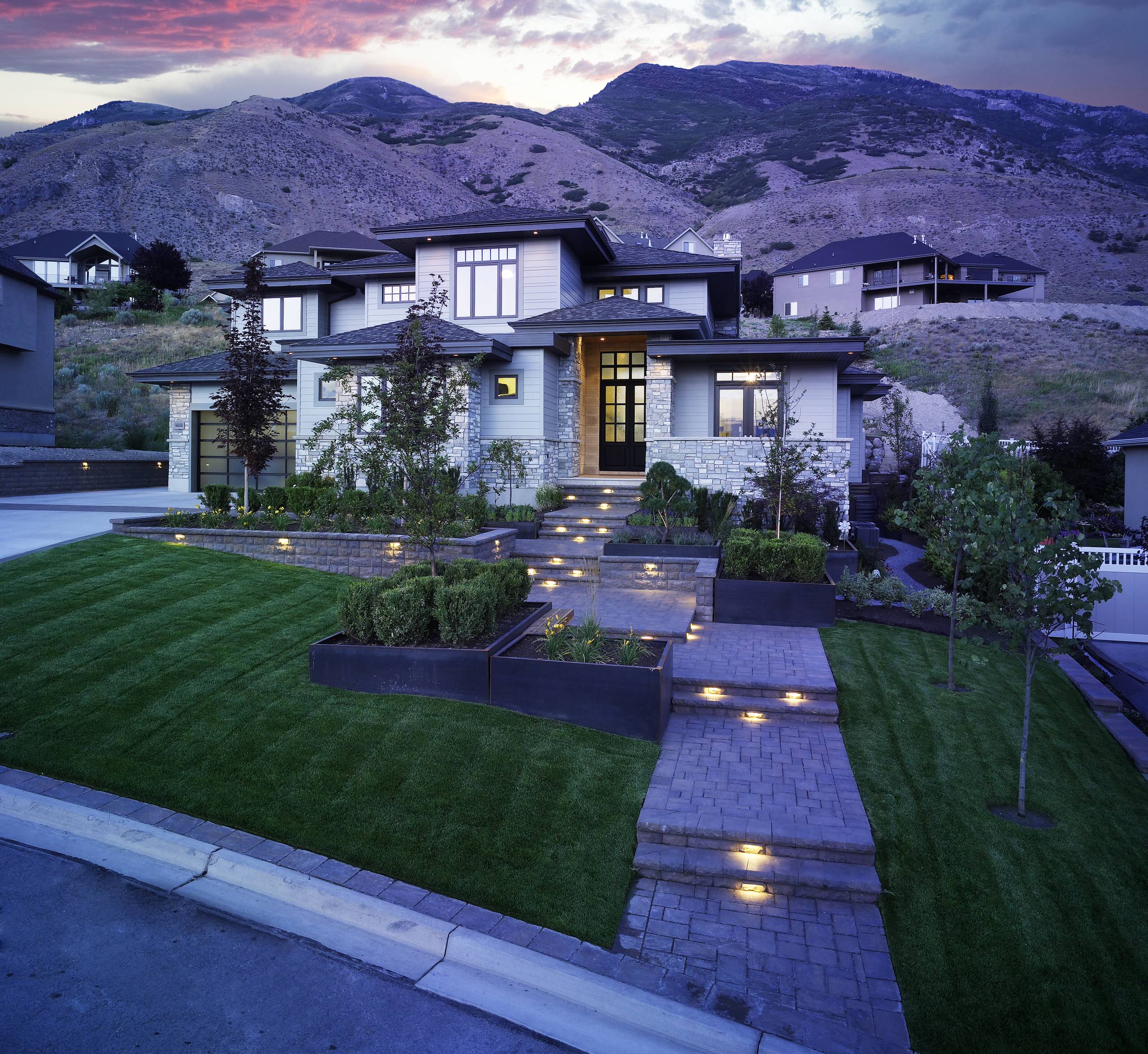 Электрическое освещение в саду: Что важно, а что — не очень