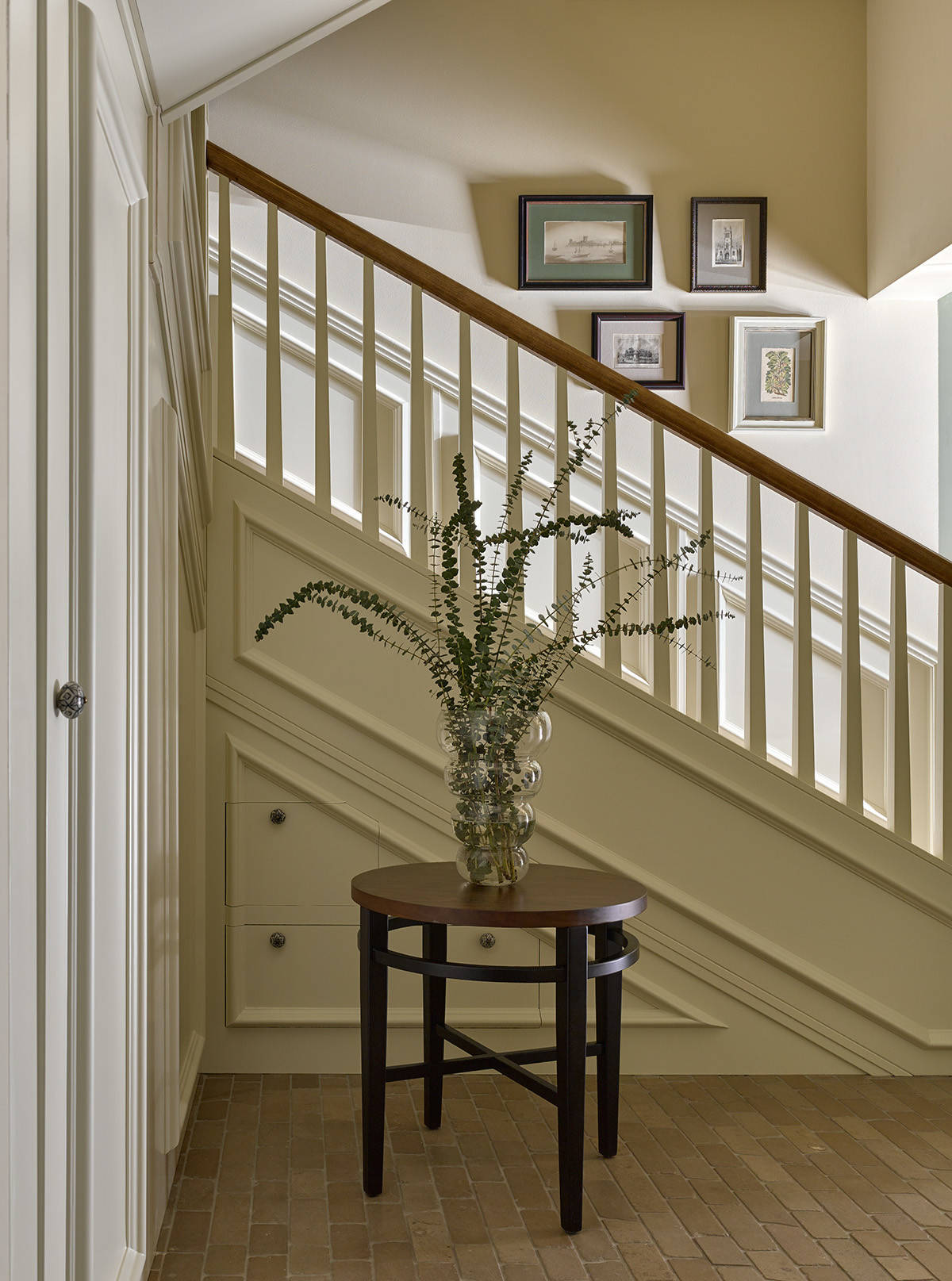 Houzz тур: Таунхаус с зелёными стенами и второй кухней