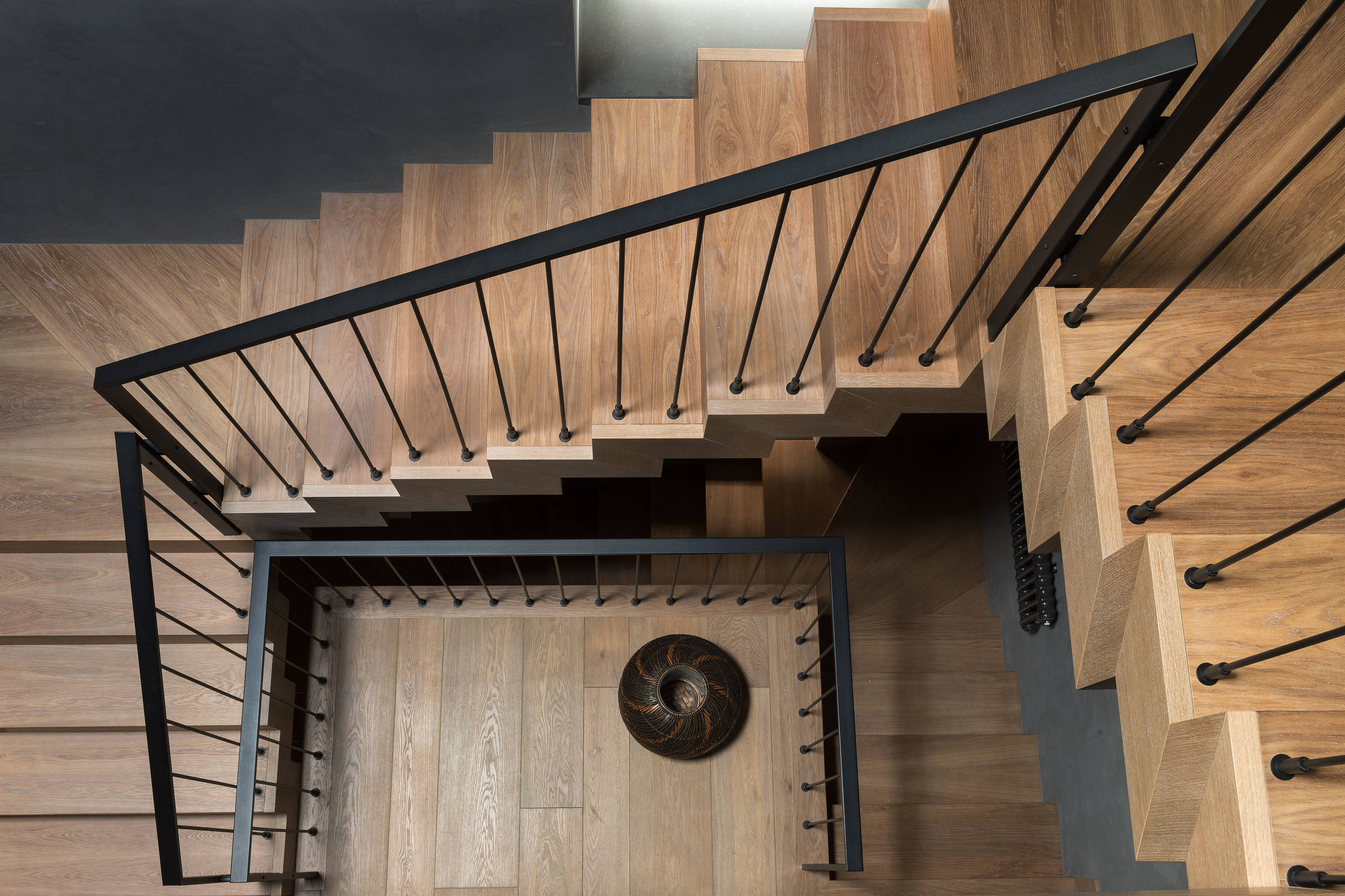 Houzz тур: Таунхаус с сеткой для «детских скачек»