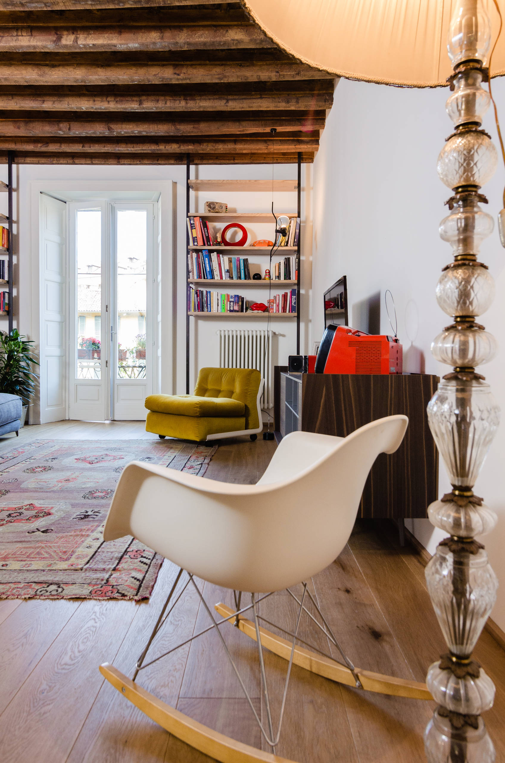 Houzz Италия: Переделка по-милански с видом на Навильи