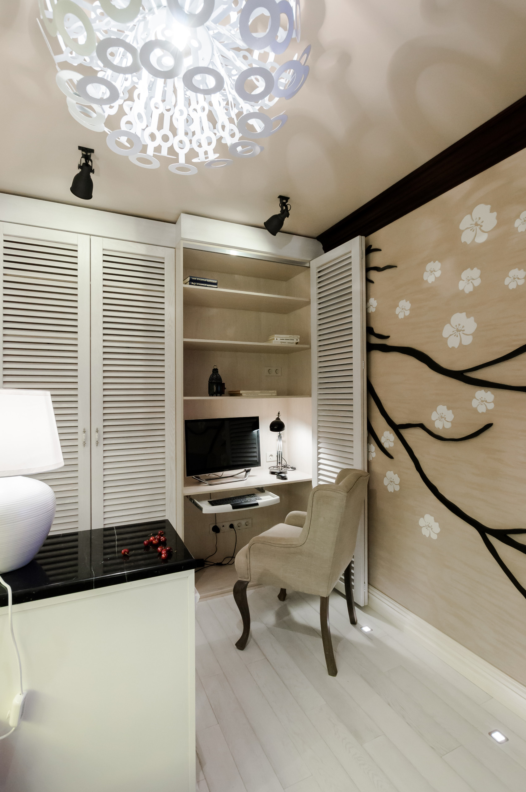 Гостиная недели: Интерьер 16 кв.м, превращенный в вишневый сад