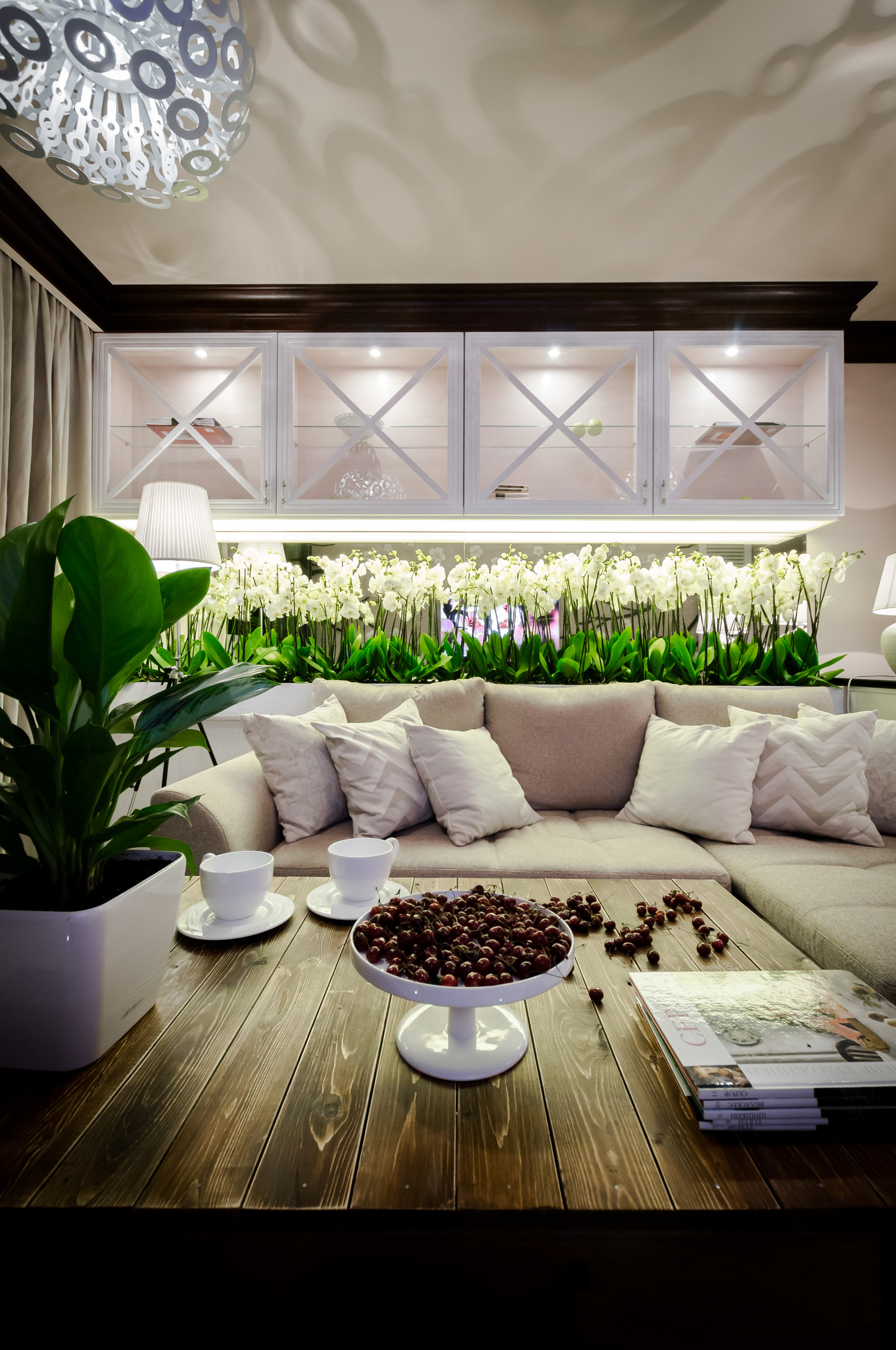 Гостиная недели: Интерьер 16 кв.м, превращенный в вишневый сад