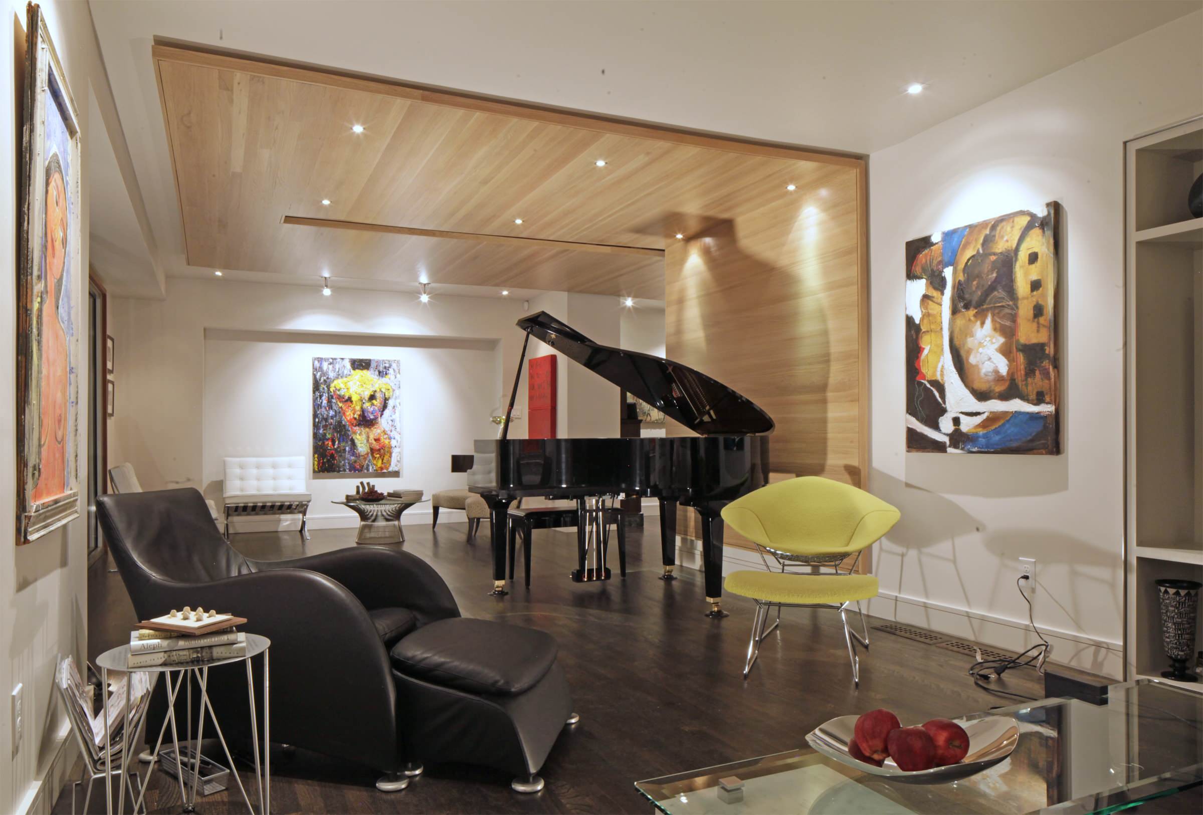 Микротренд: С ног на голову — материалы для пола в отделке потолков