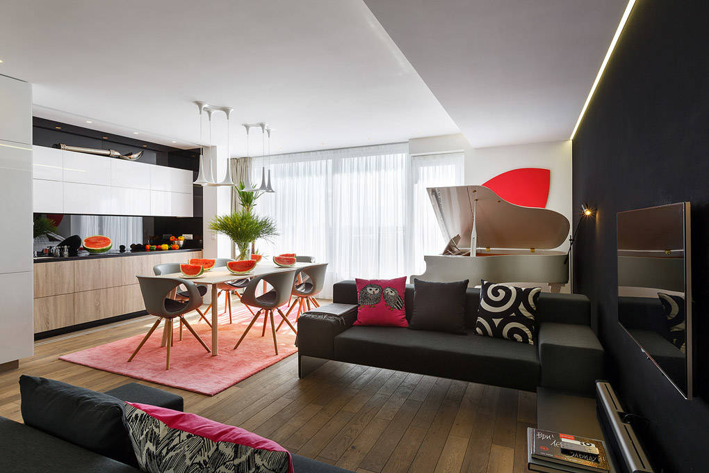 Houzz тур: Квартира с яркими абстракциями и сломанными стереотипами