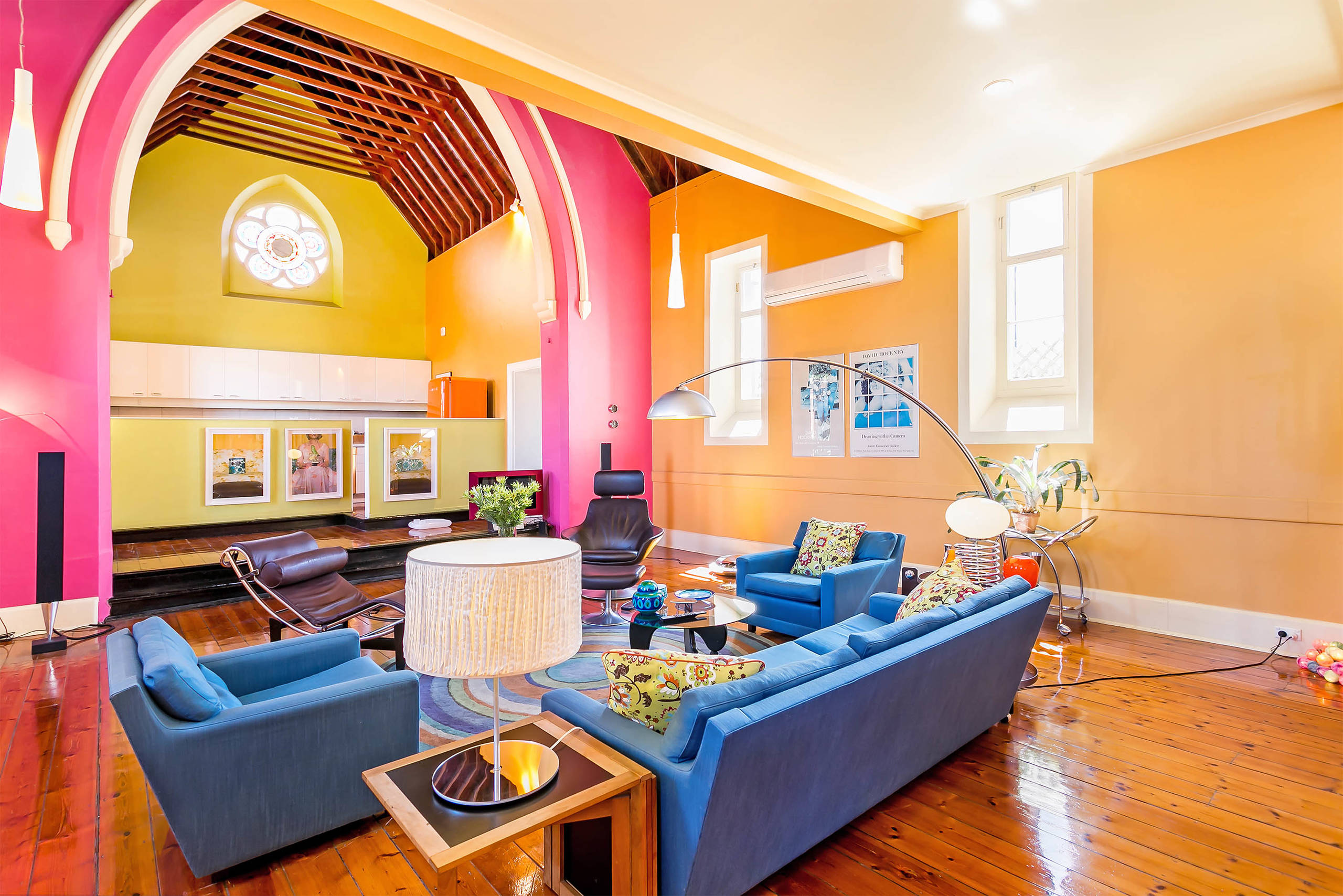 Houzz Австралия: Буйство красок в здании бывшей церкви