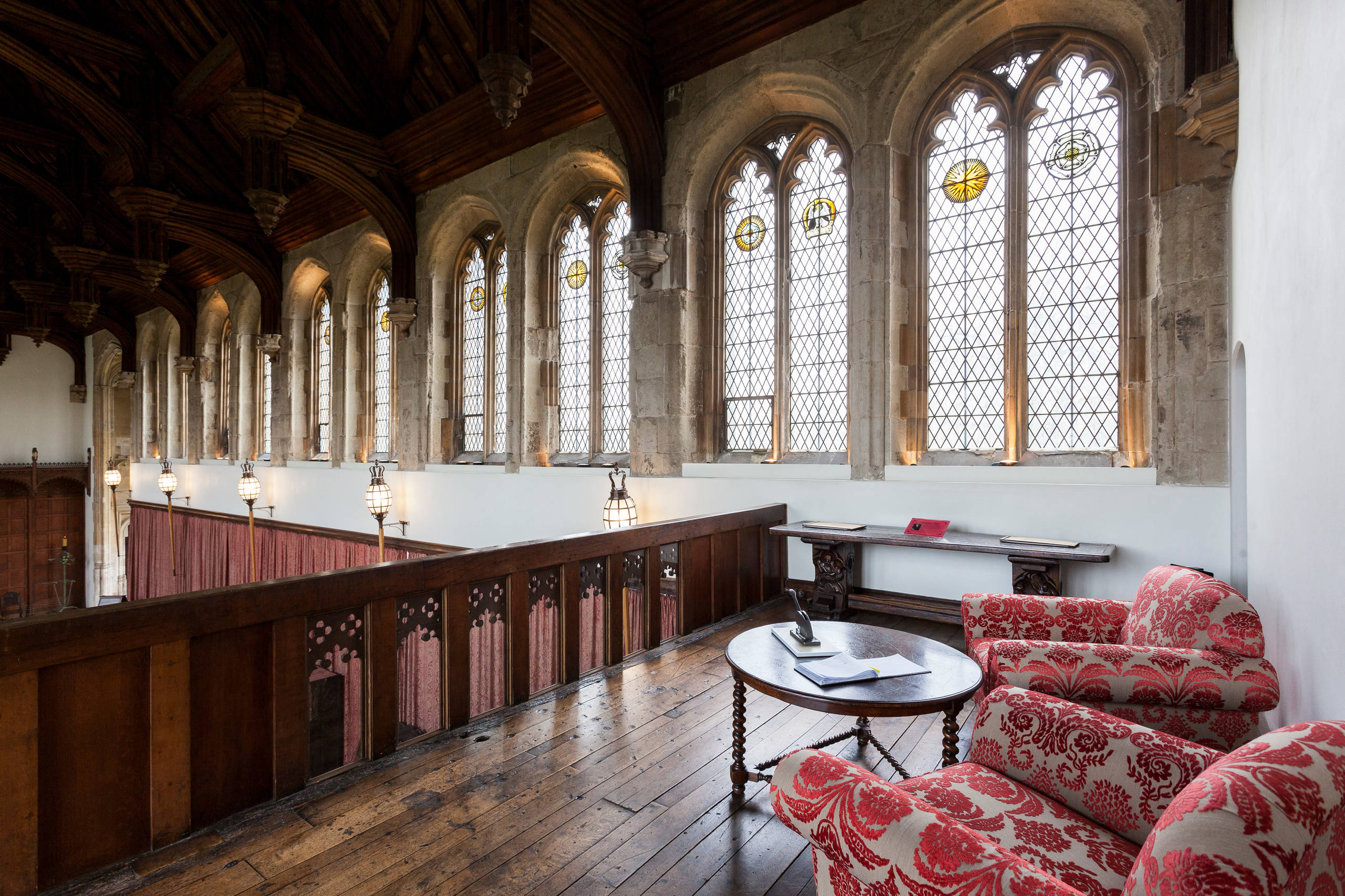 Houzz Британия: Средневековый дворец, оформленный в стиле ар деко