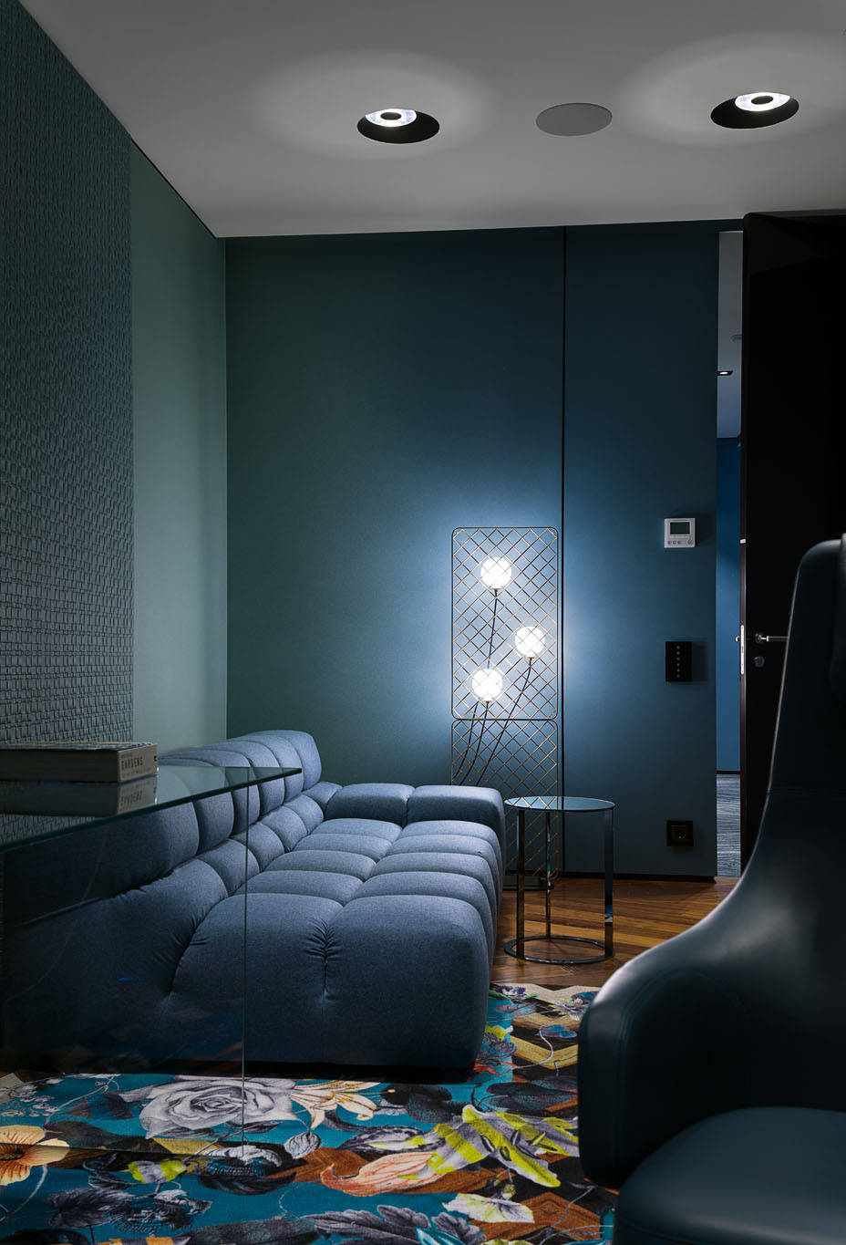 Houzz Украина: Квартира для семьи, которой наскучил бежевый