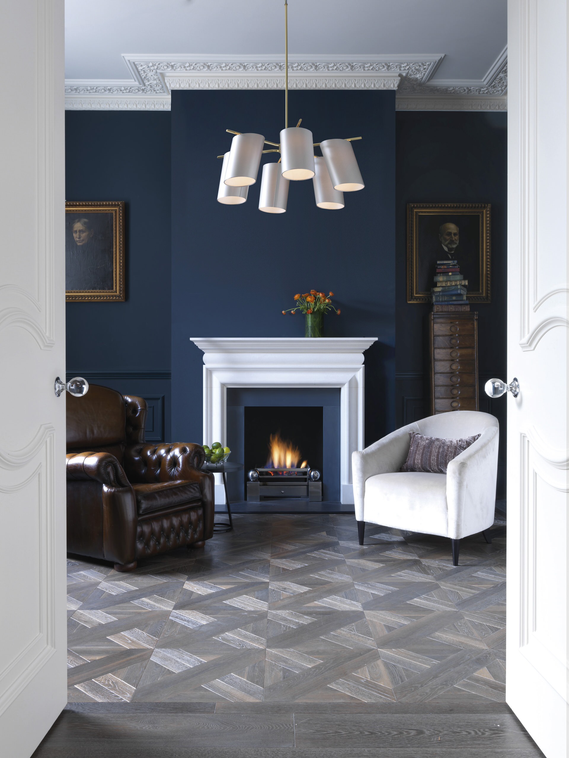 Цвет: Глубокий синий — новый черный или как сделать гостиную элегантнее