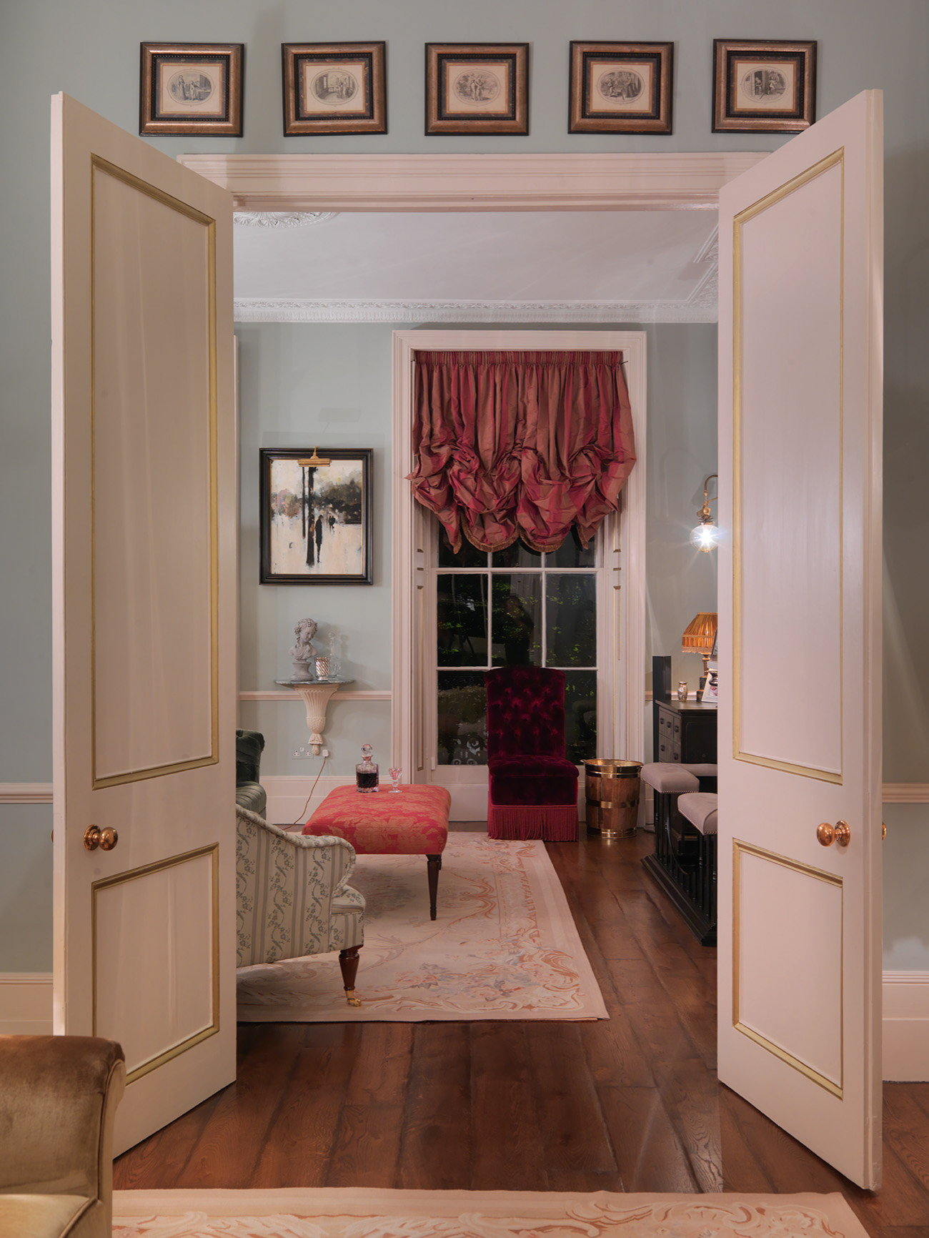 С мира по идее: 15 схем развески фото, которые отлично «работают»