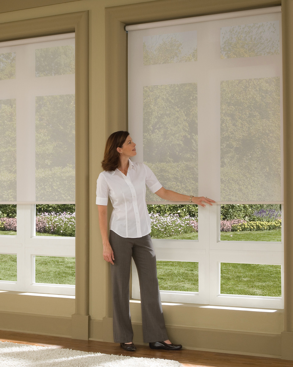 Шторы для ванной: Как оформить маленькое и большое окно