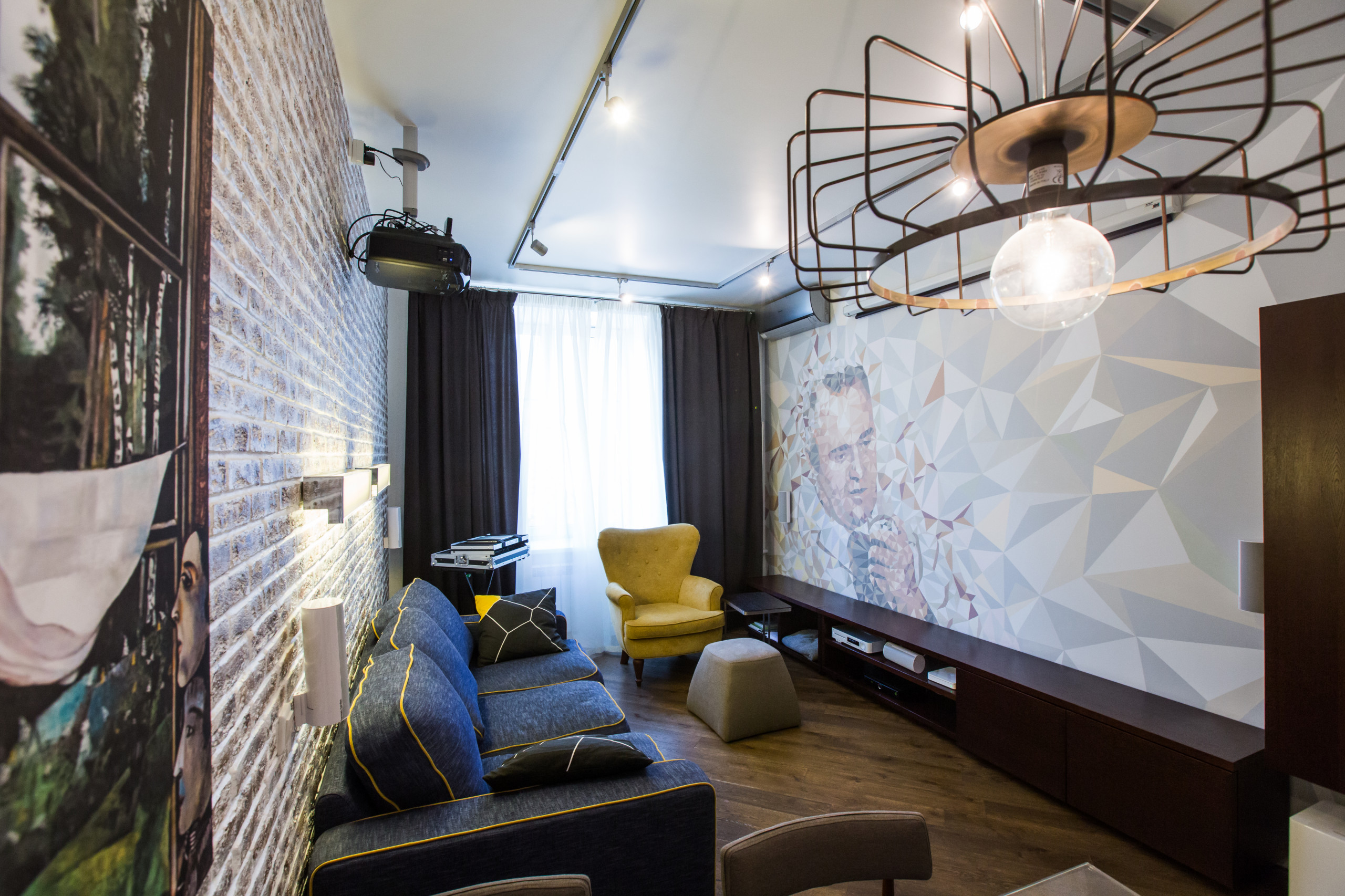 Houzz тур: Сдержанная эклектика для холостяка со вкусом