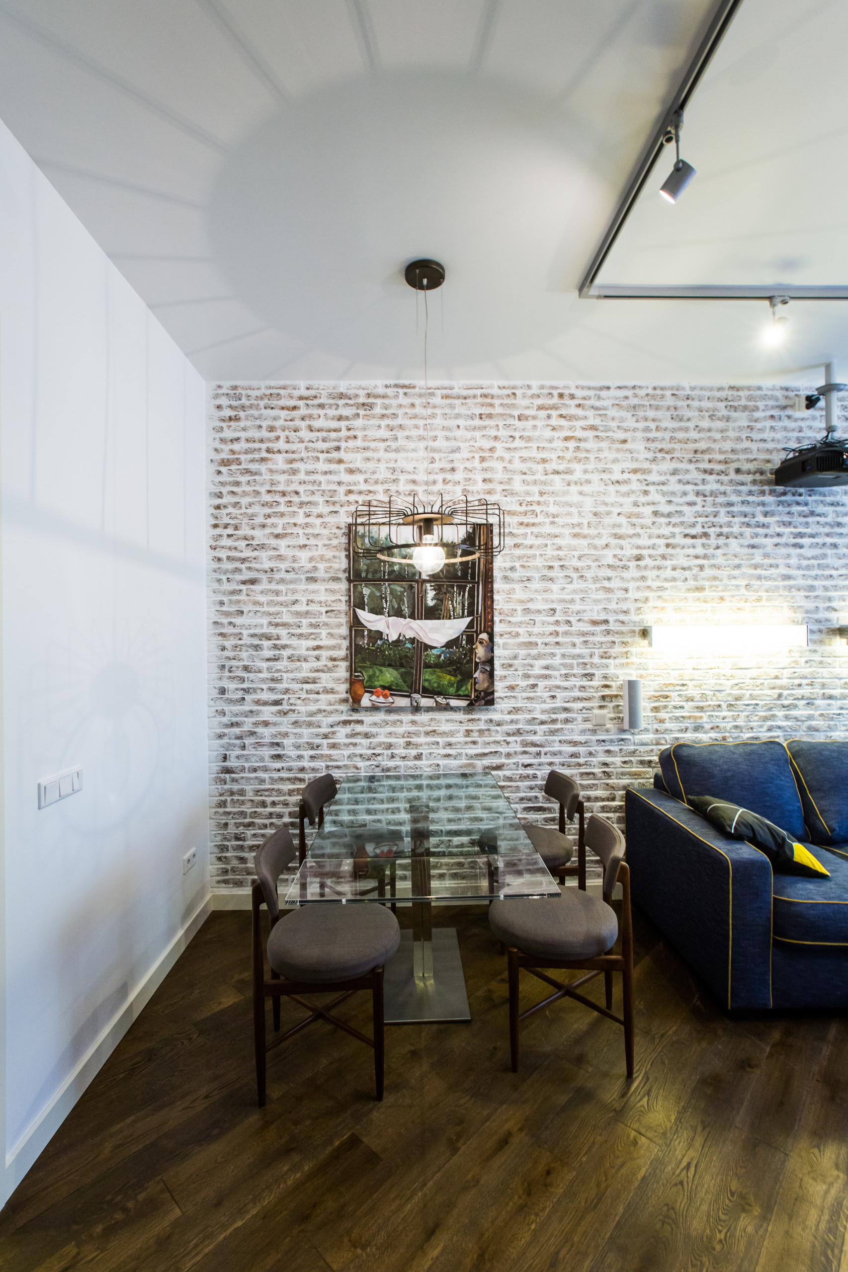 Houzz тур: Сдержанная эклектика для холостяка со вкусом