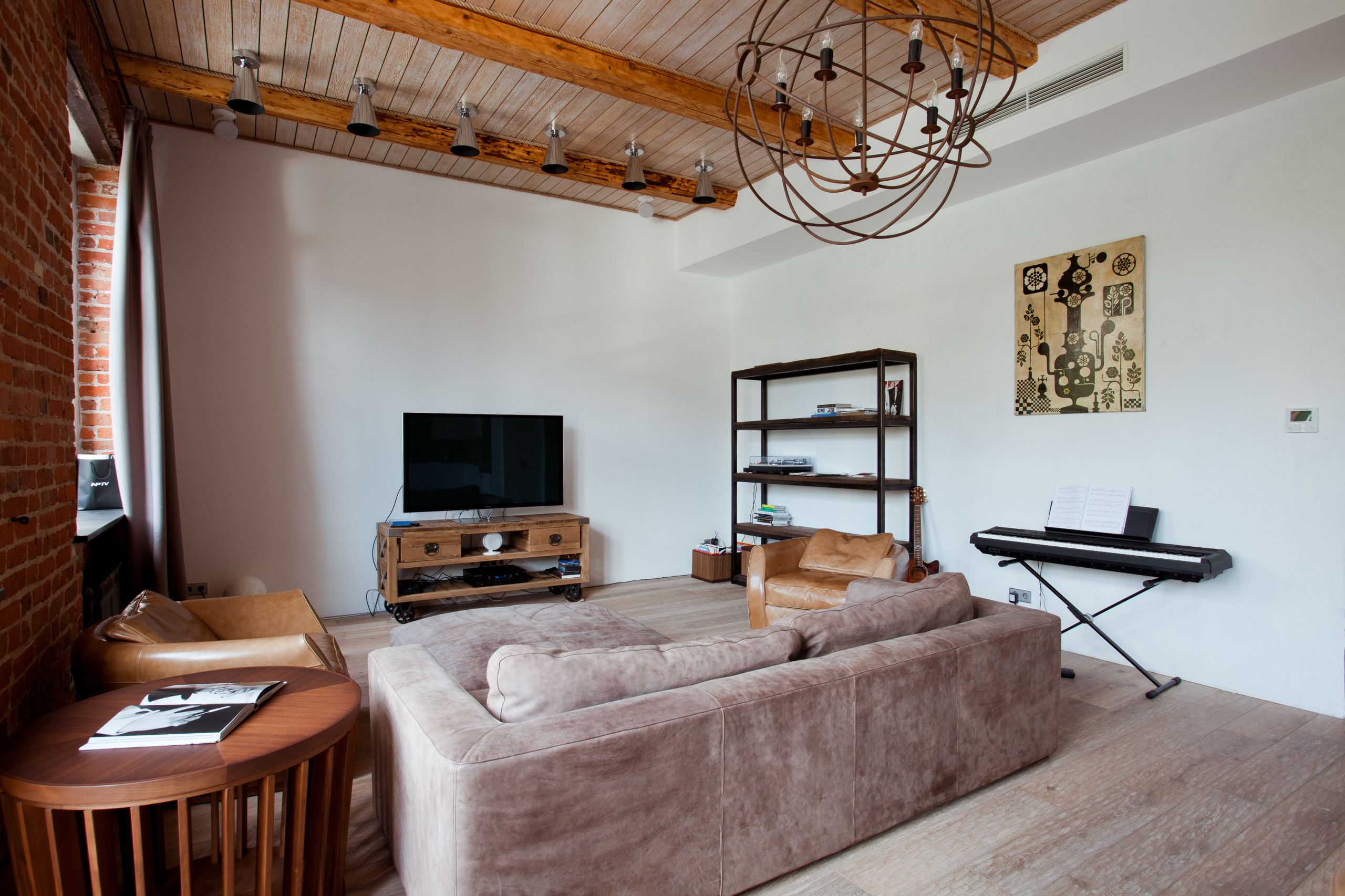 Houzz тур: Современный лофт в сталинке