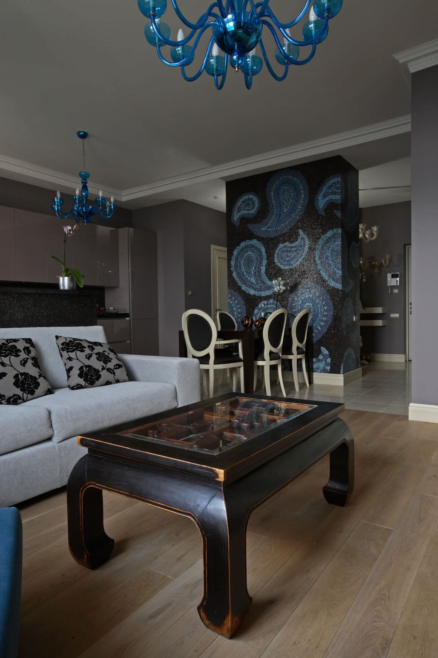 Houzz тур: «Огурцы» из мозаики и краски московского неба на 32-м этаже