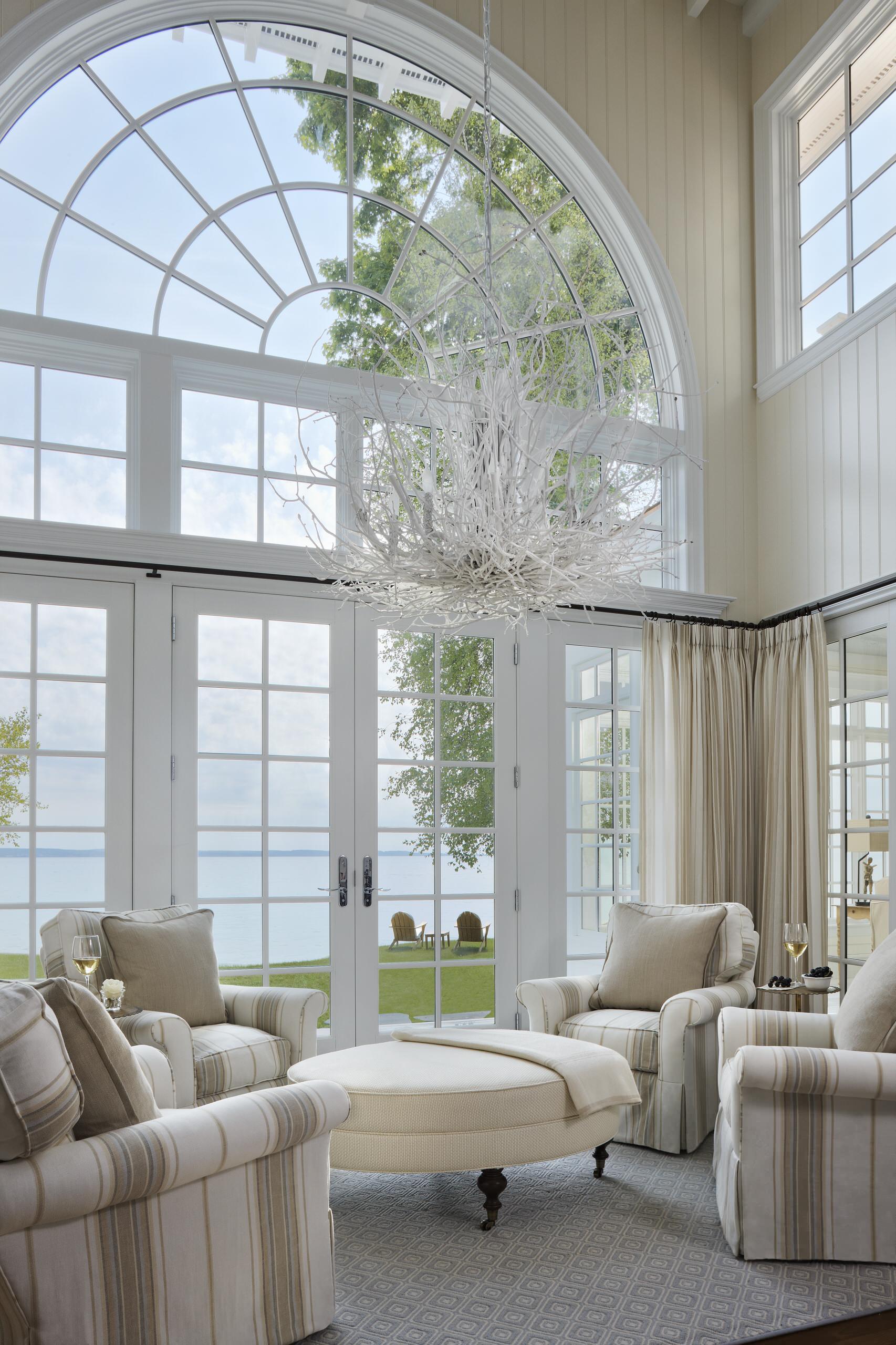 За и против: Чем хороши бежевые интерьеры