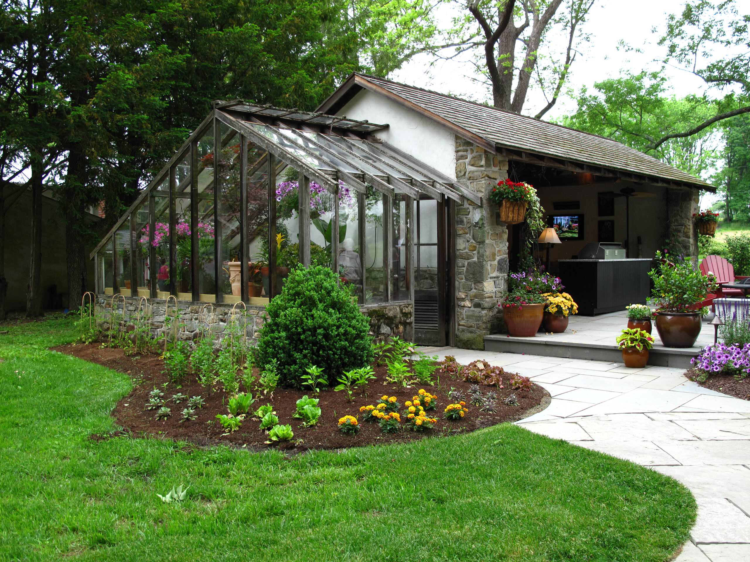 Солнечный дом: Теплица может быть красивой