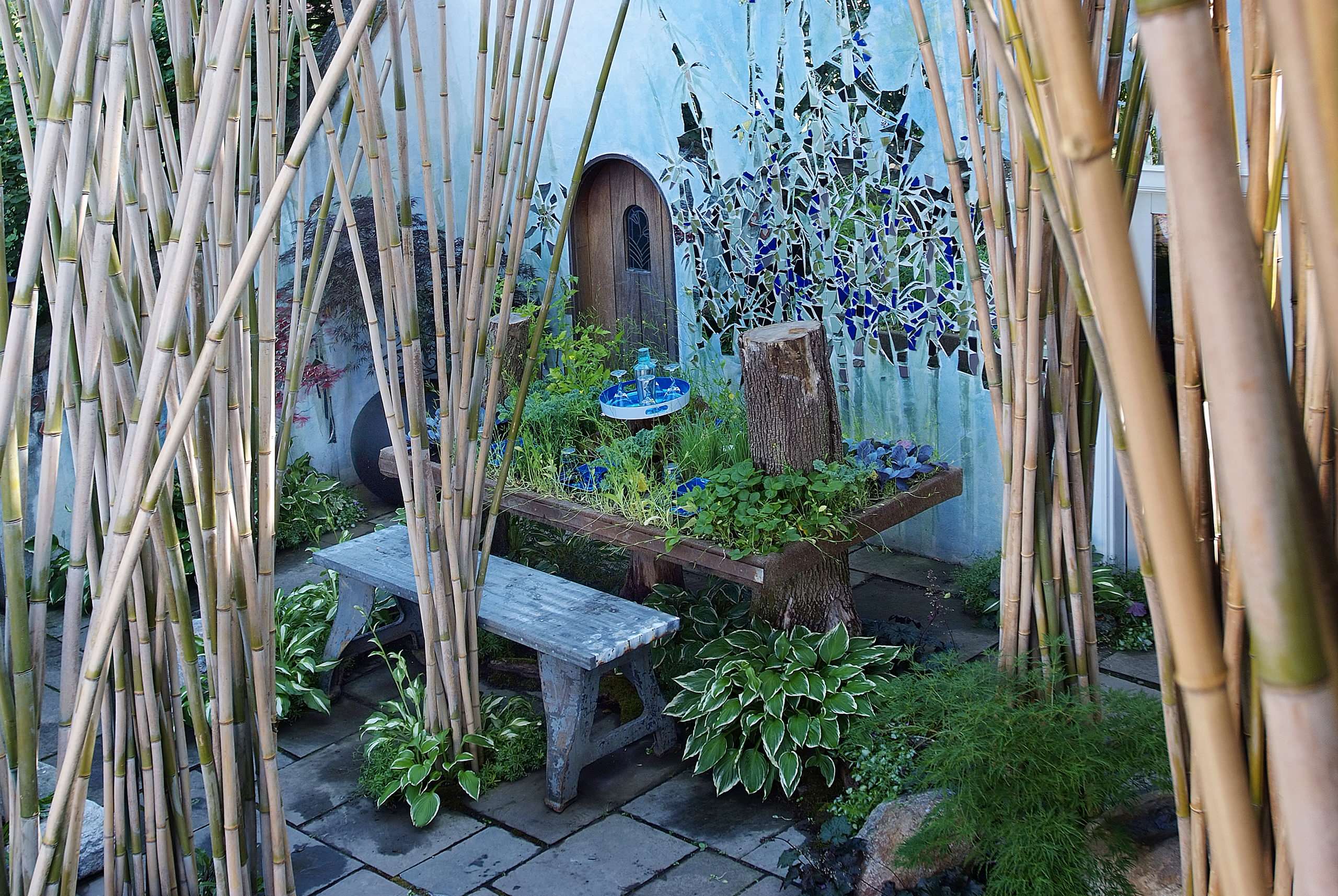 Что под руку попалось: Как не загубить растения в арт-кашпо