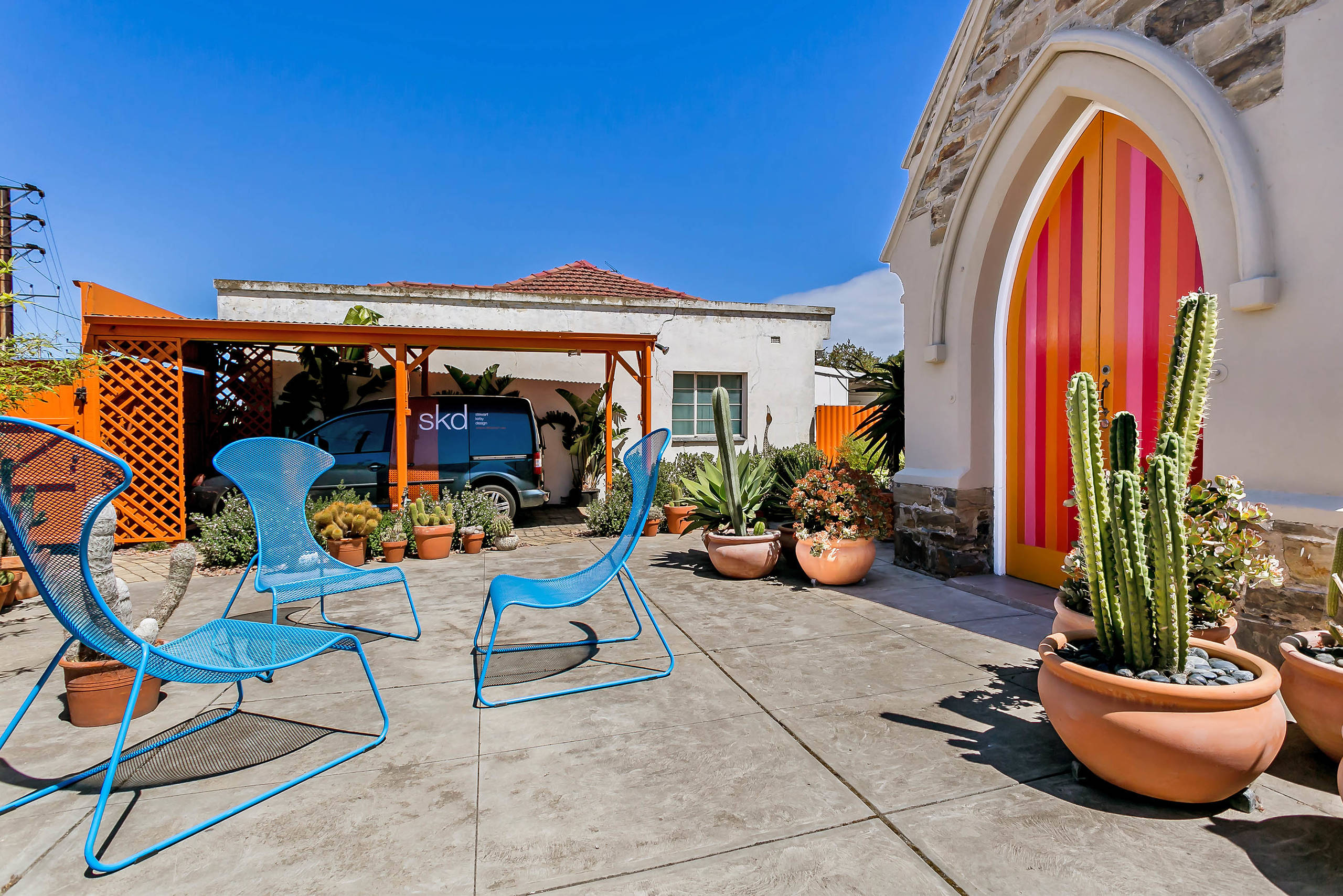 Houzz Австралия: Буйство красок в здании бывшей церкви