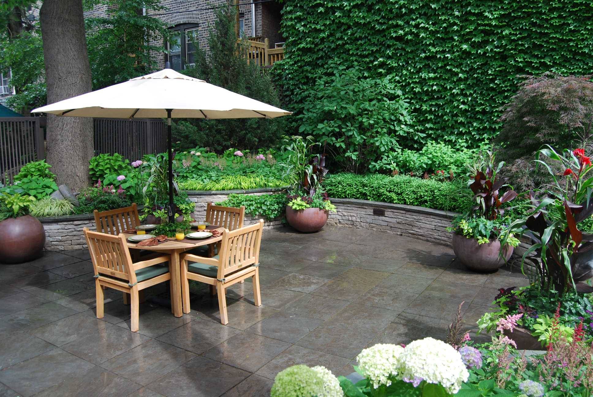 Уют под открытым небом: Как оформить патио на даче