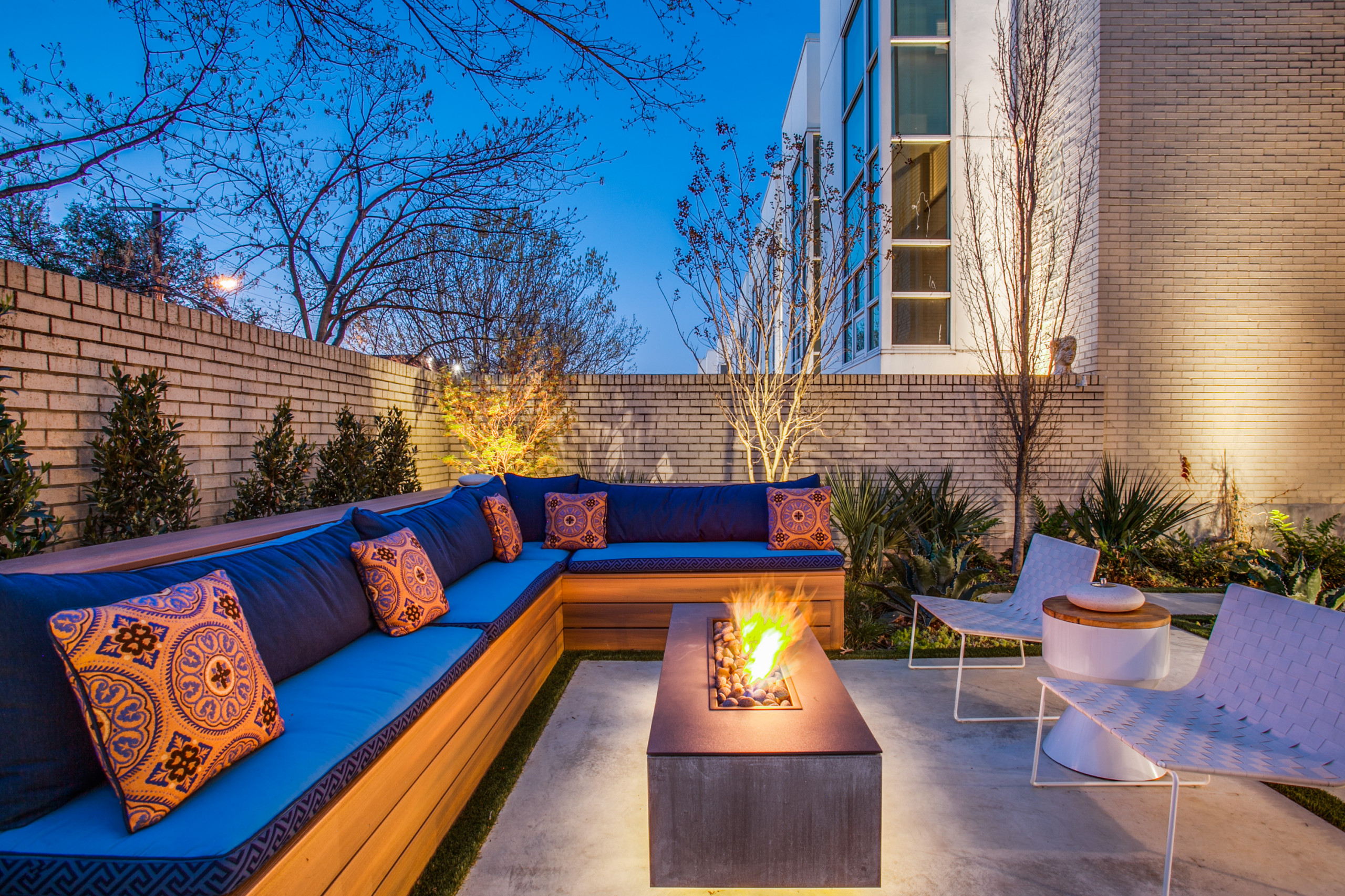 До и после: 4 участка с эффектным кострищем