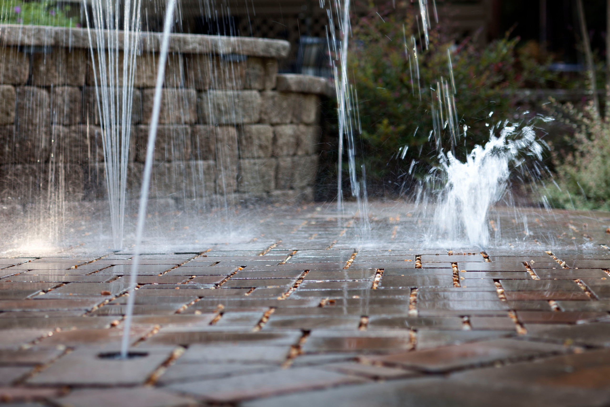 Живая вода: Как выбрать и где разместить фонтан на участке