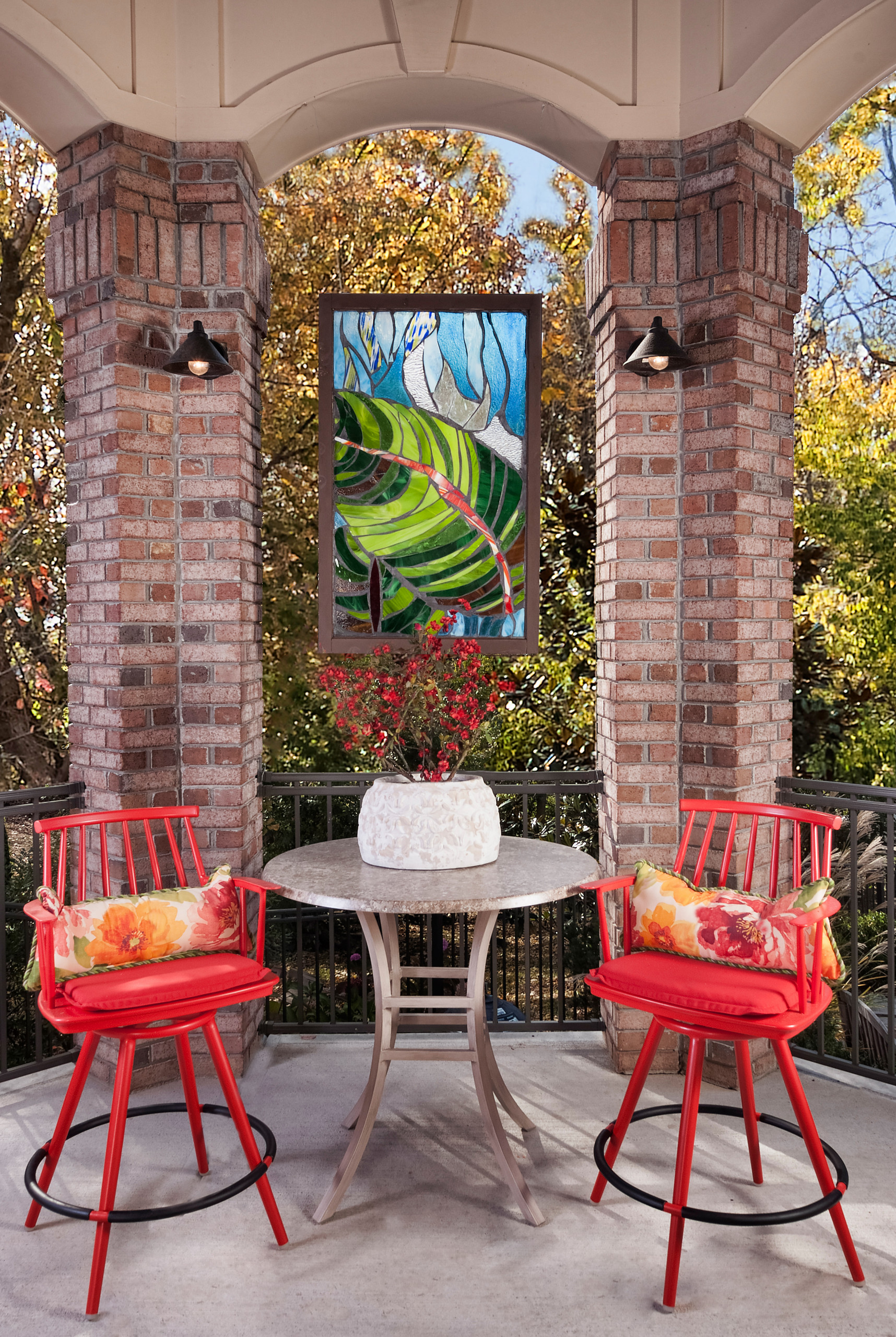 Зачем вам: Цветное стекло в саду