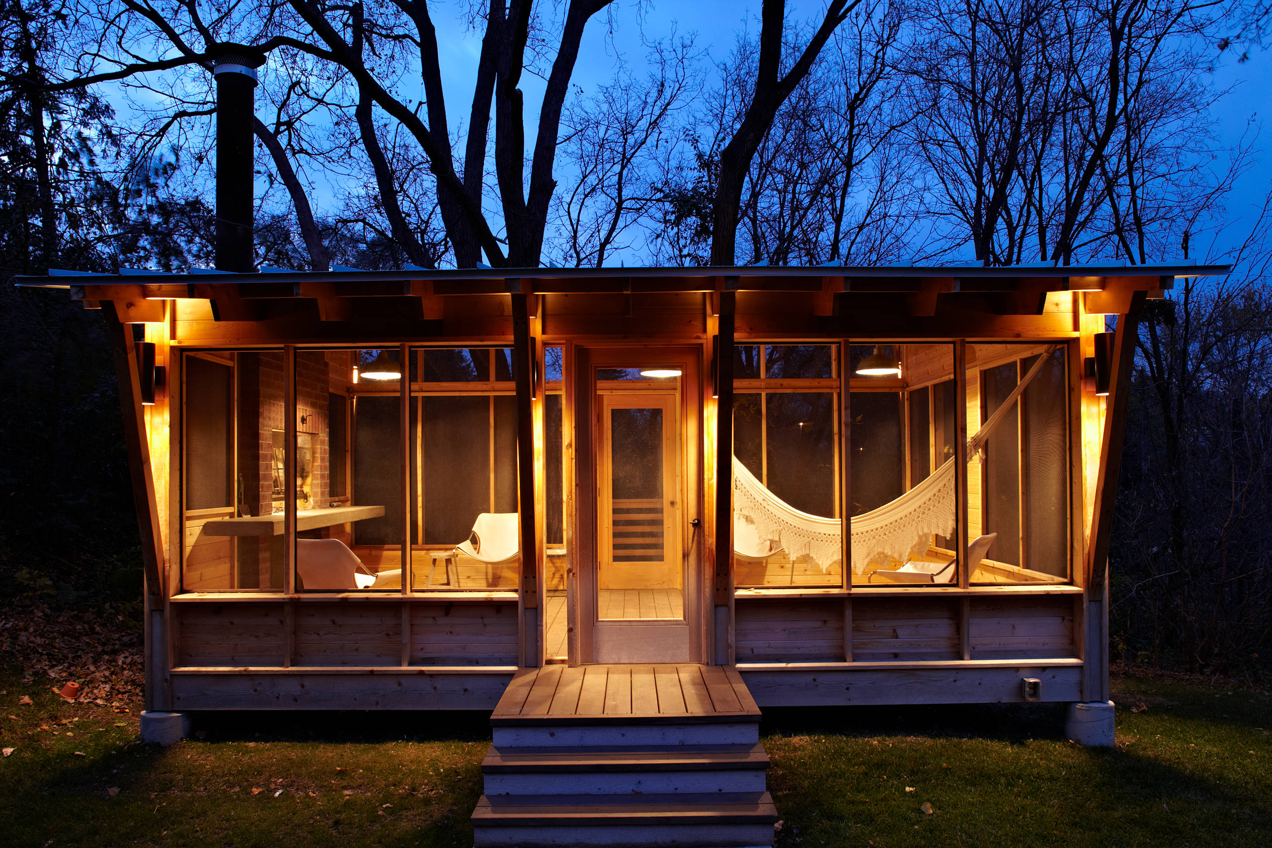 Уют под открытым небом: Как оформить патио на даче