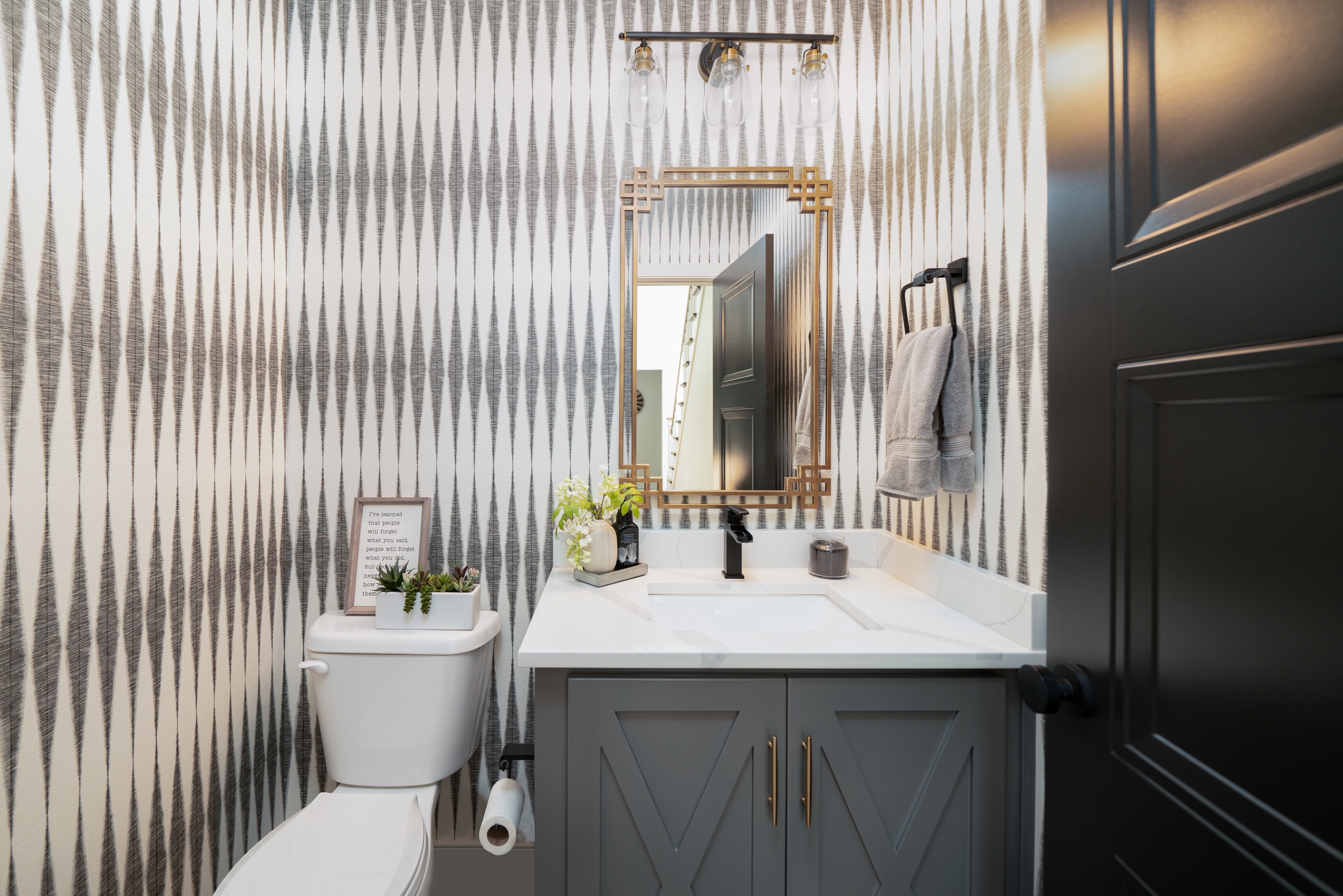 Как визуально увеличить высоту потолка: 11 верных способов