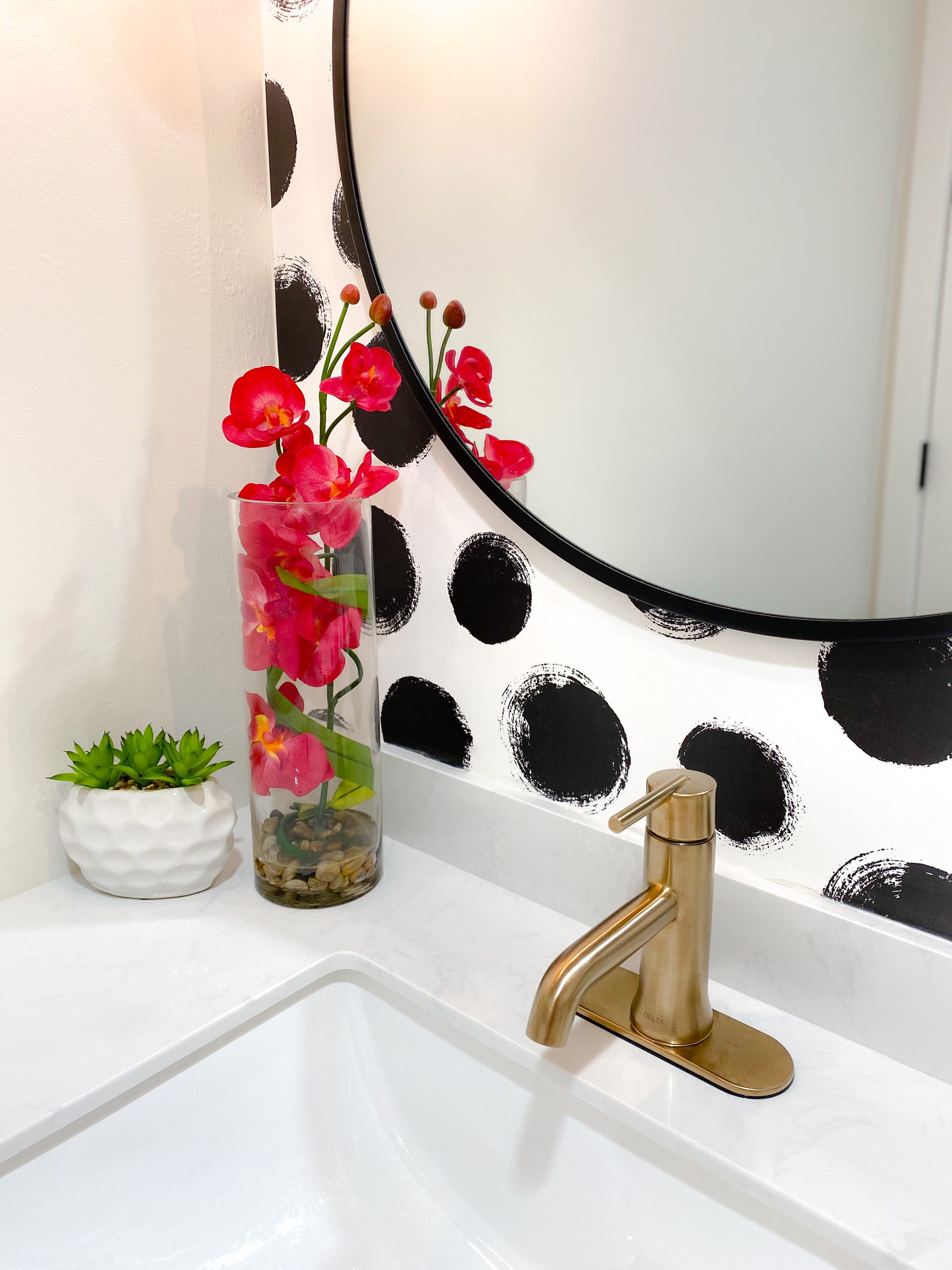 Просто фото: Ой, у вас обои в пятнах