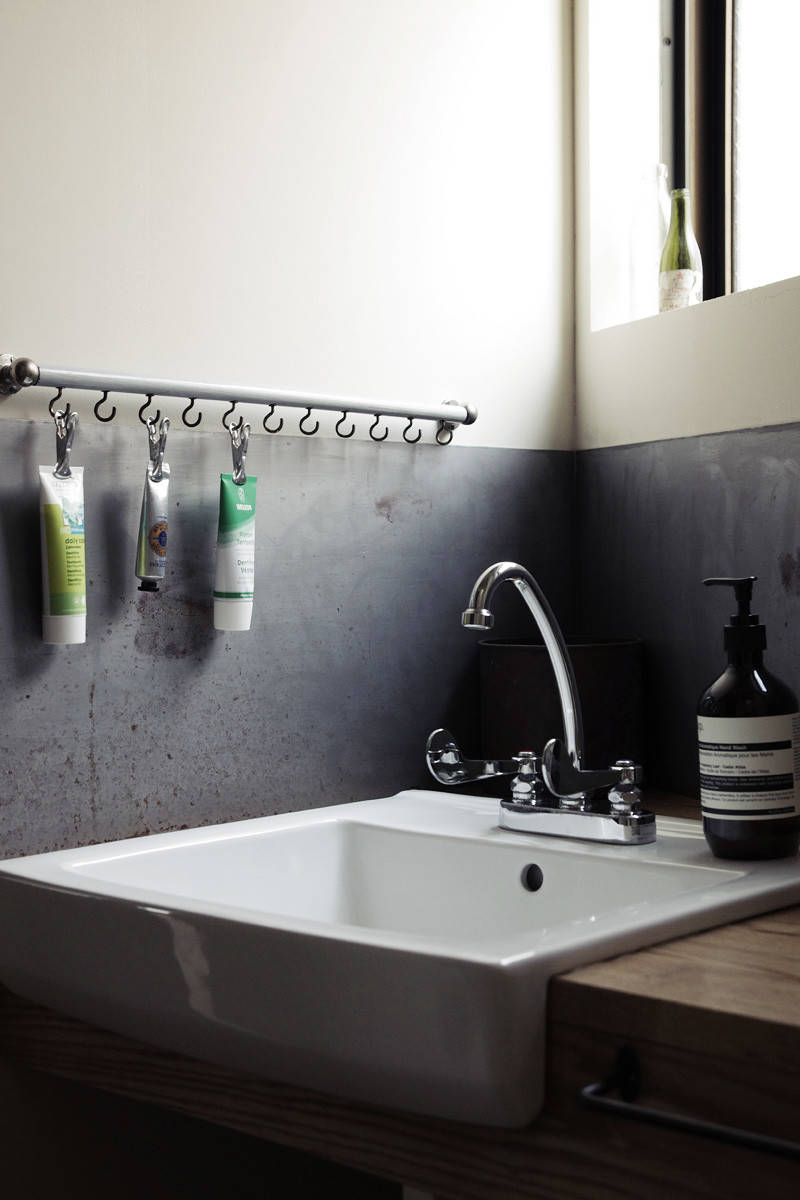 С миру по идее: Как организовать хранение в санузле?