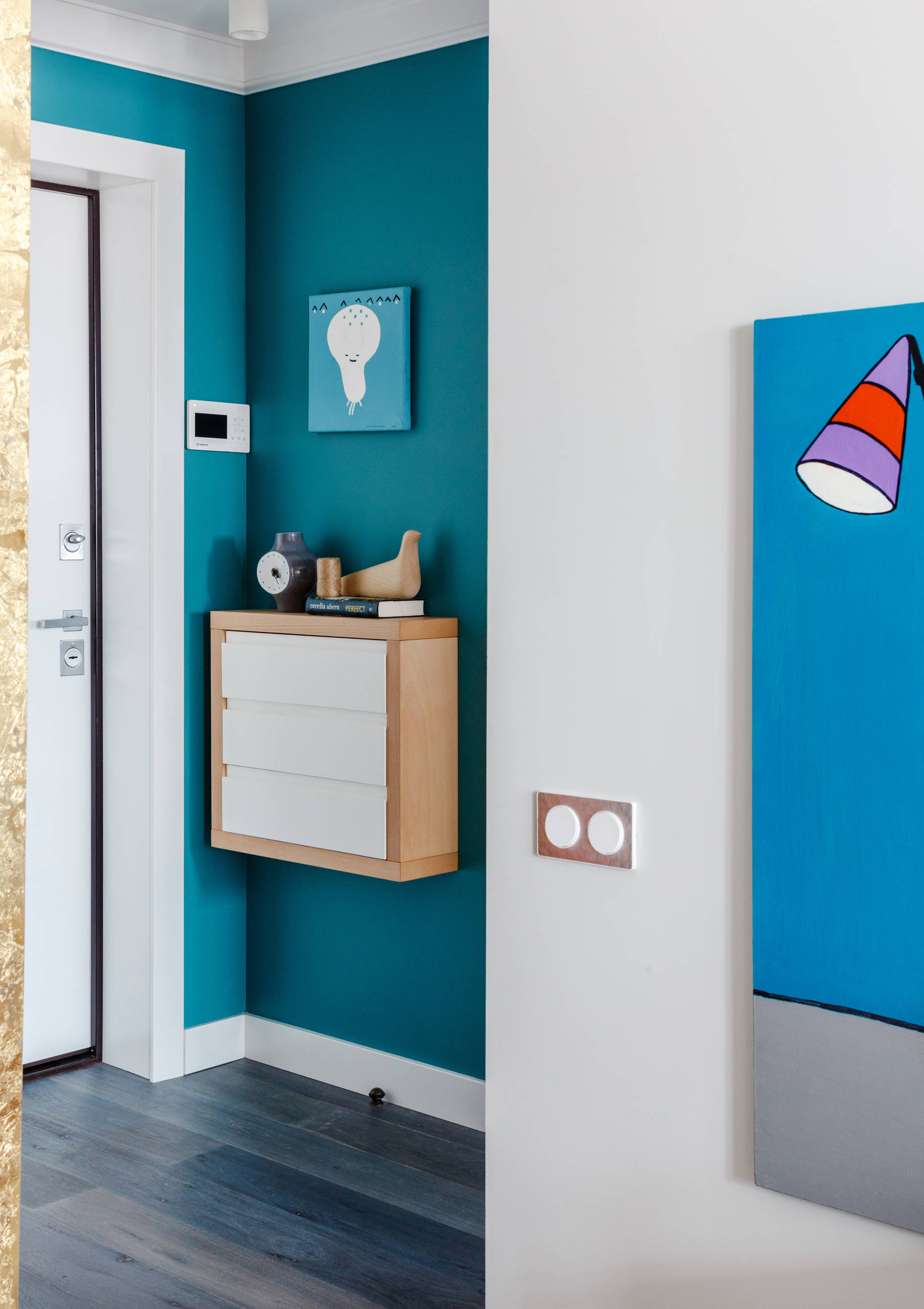 Houzz тур: 34 кв.м — «однушка» с зеркалом для селфи