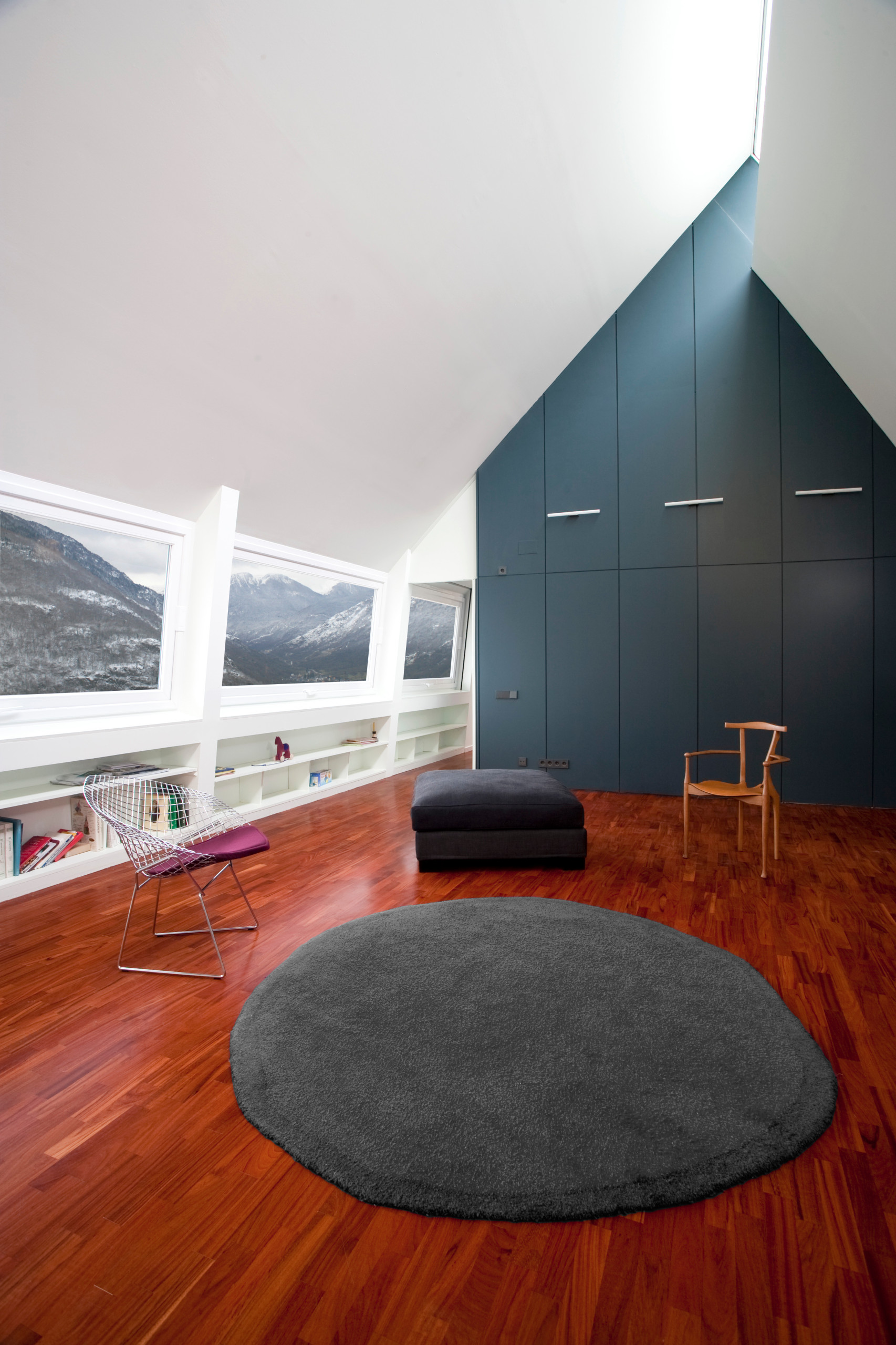 Houzz Испания: Дом для двух семей в горной долине