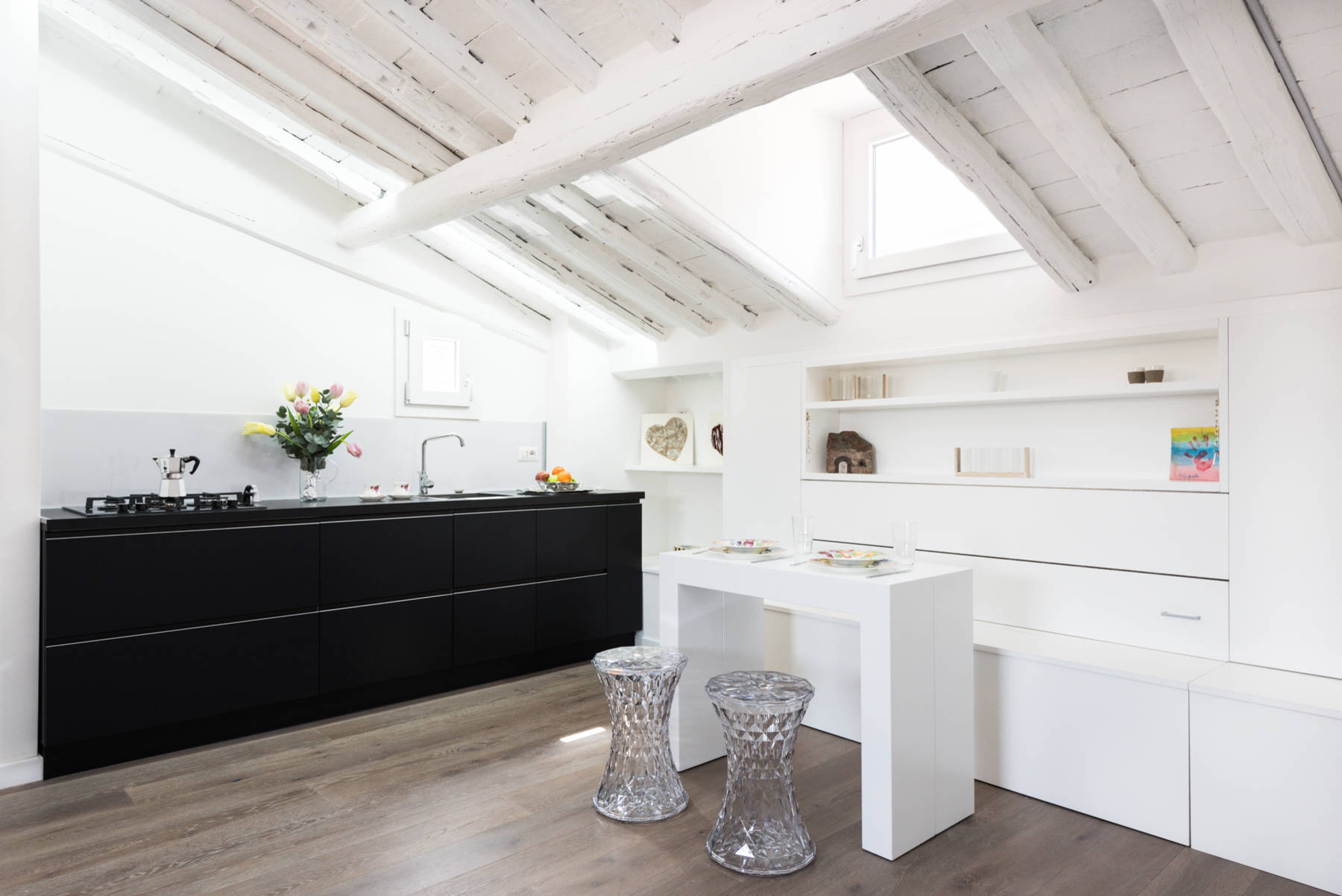 Houzz Италия: Трансформации на мансарде 30 кв.м