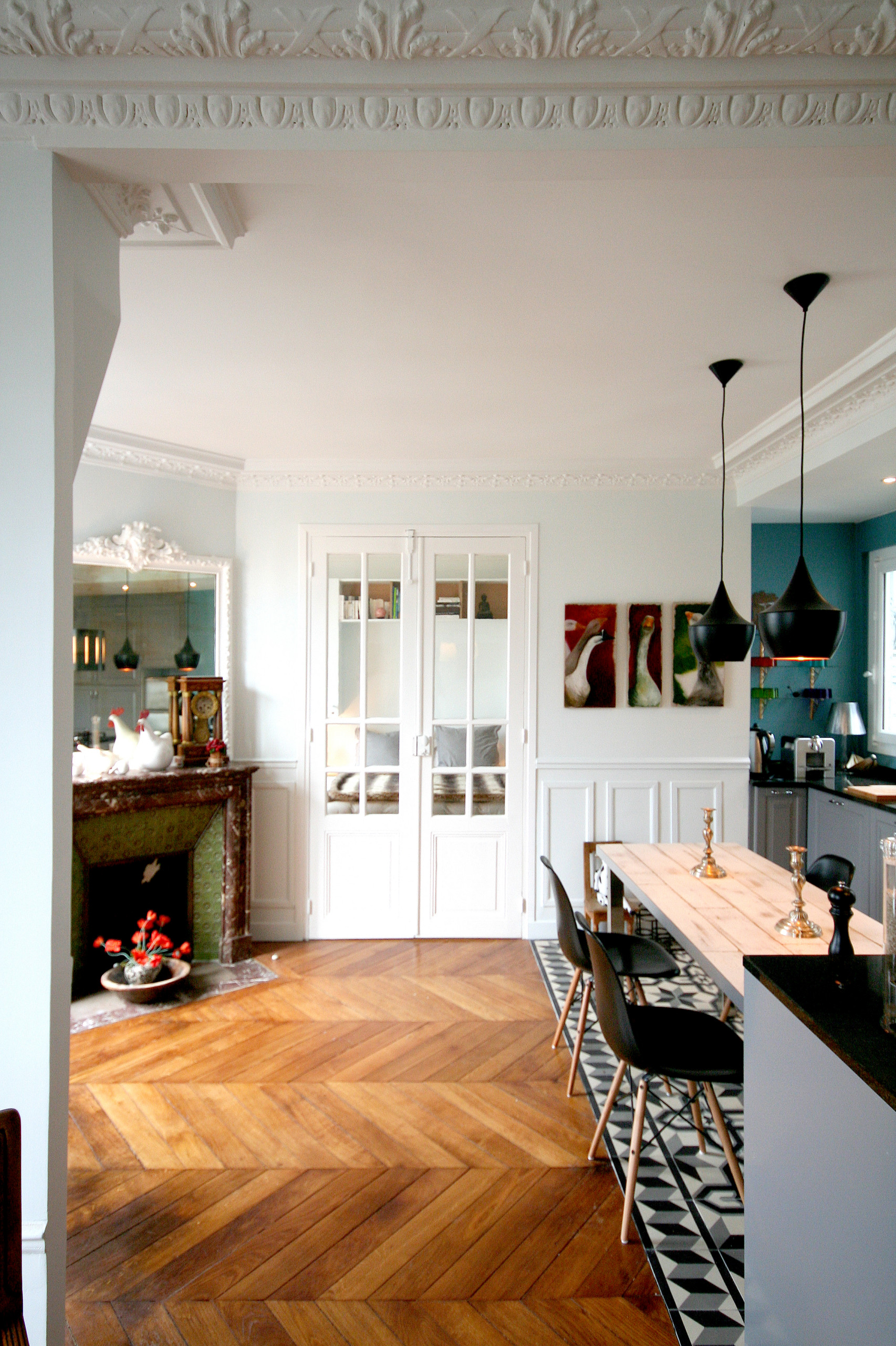 Кухня недели: Новая кухня со старинными деталями в парижской квартире