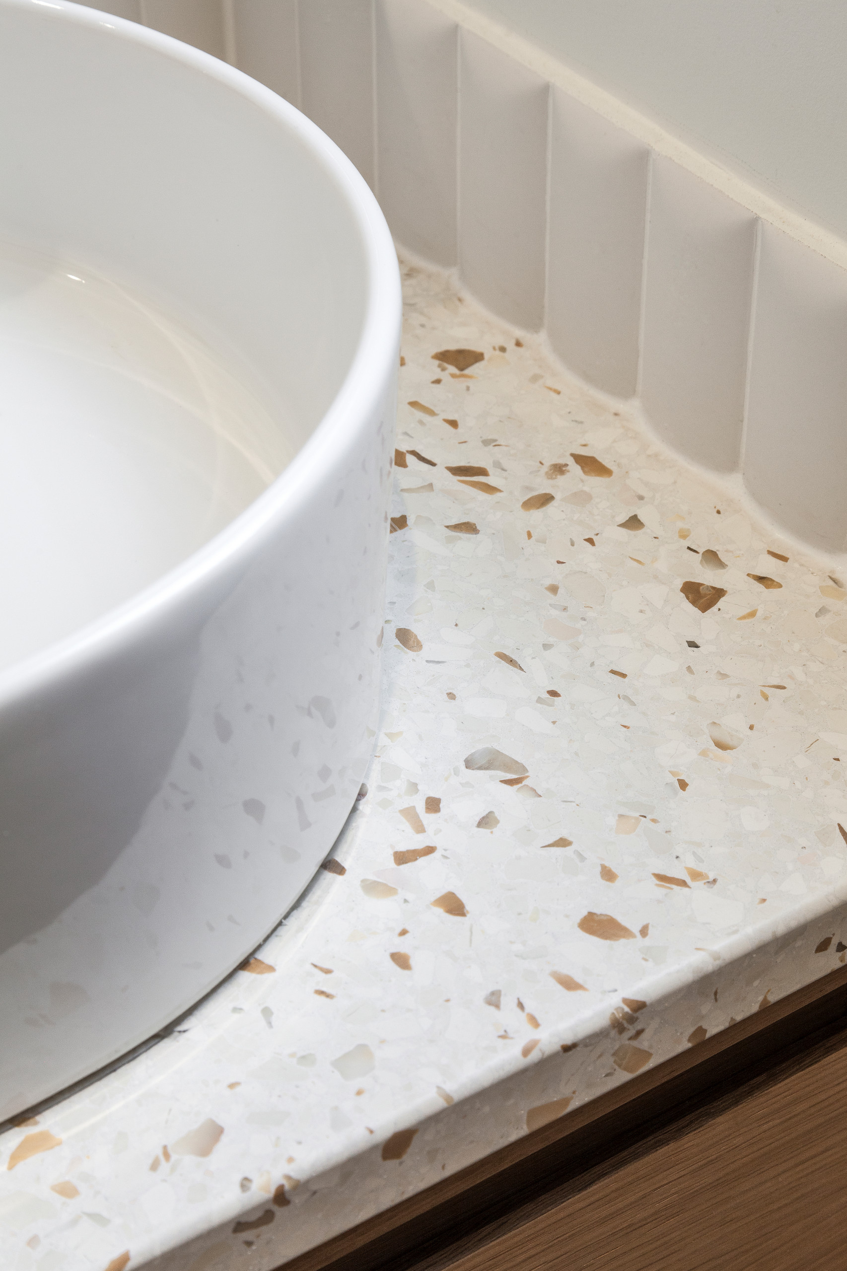 До и после: Оттенки терракоты в небольшой парижской квартире