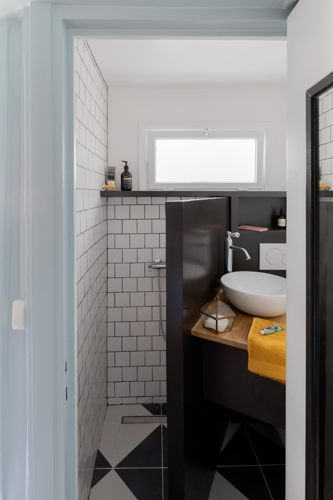 До и после: Складная (!) душевая в санузле на 1,4 кв.м.