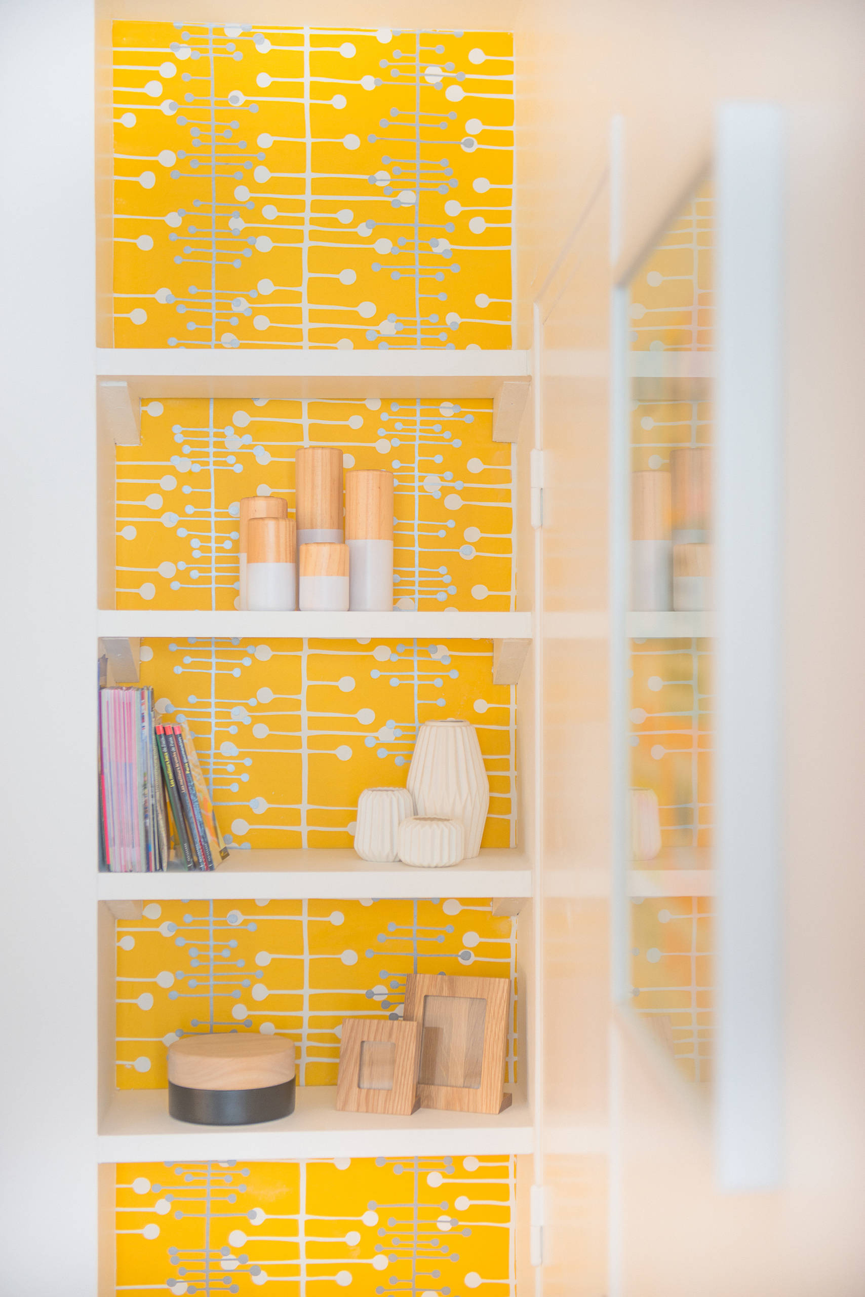 Houzz Франция: Цитрусовые стены парижской студии для гостей